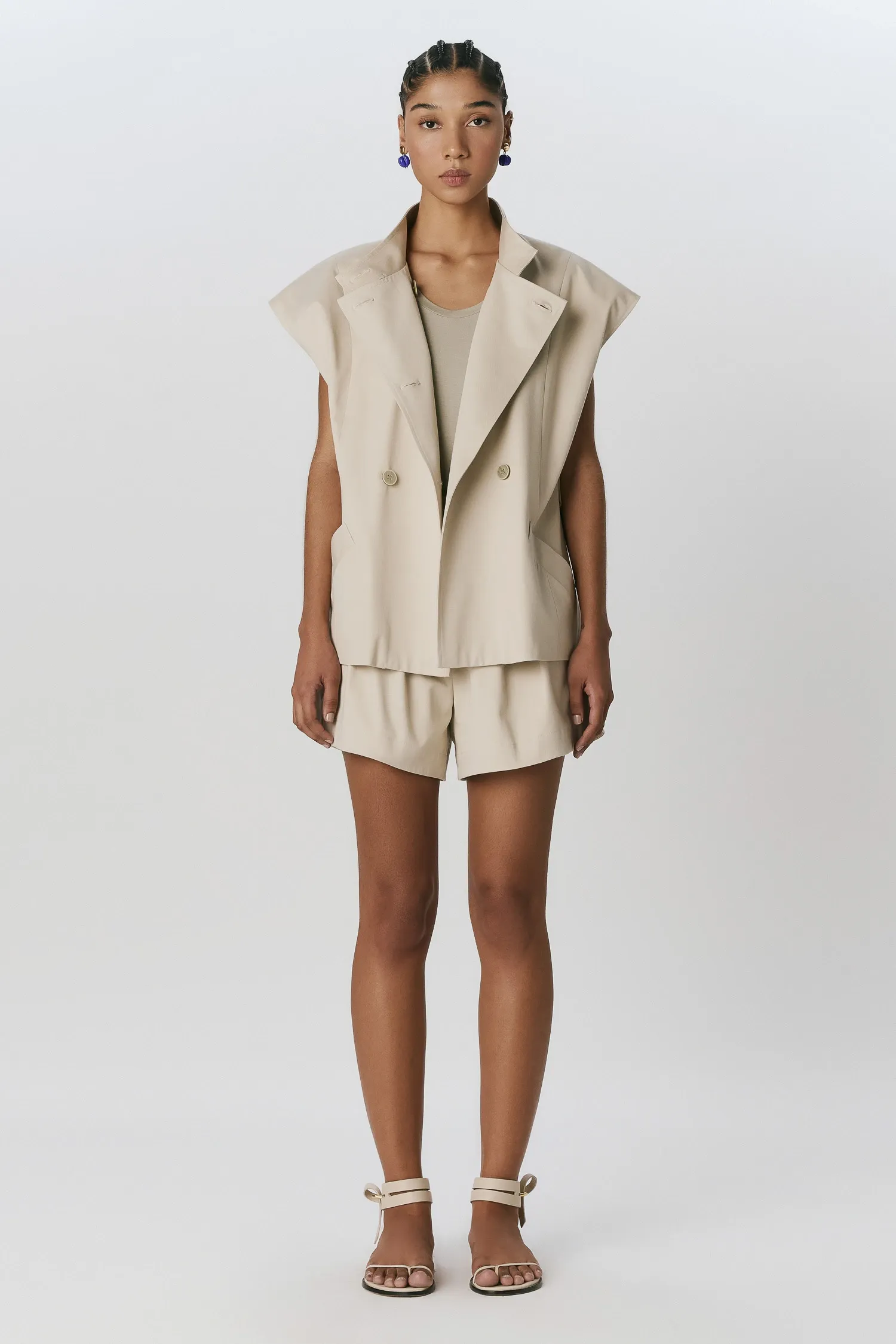 2-CT39149_COLETE_TRENCH_BOTOES_AREIA_ANDREAMARQUES--11-