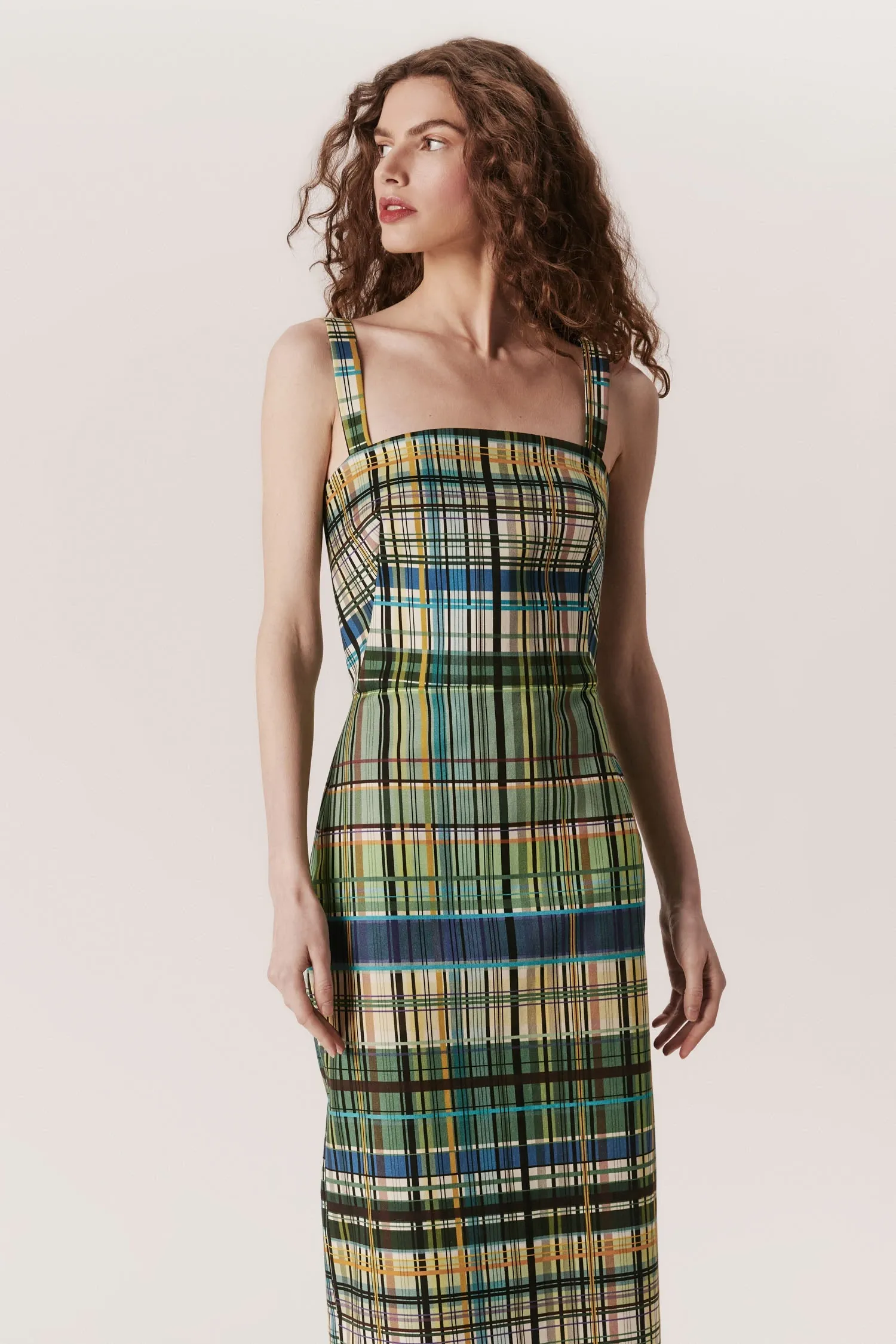 007359_VESTIDO_MIDI_LAPIS_DECOTE_RETO_XADREZ_ANDREAMARQUES--4-