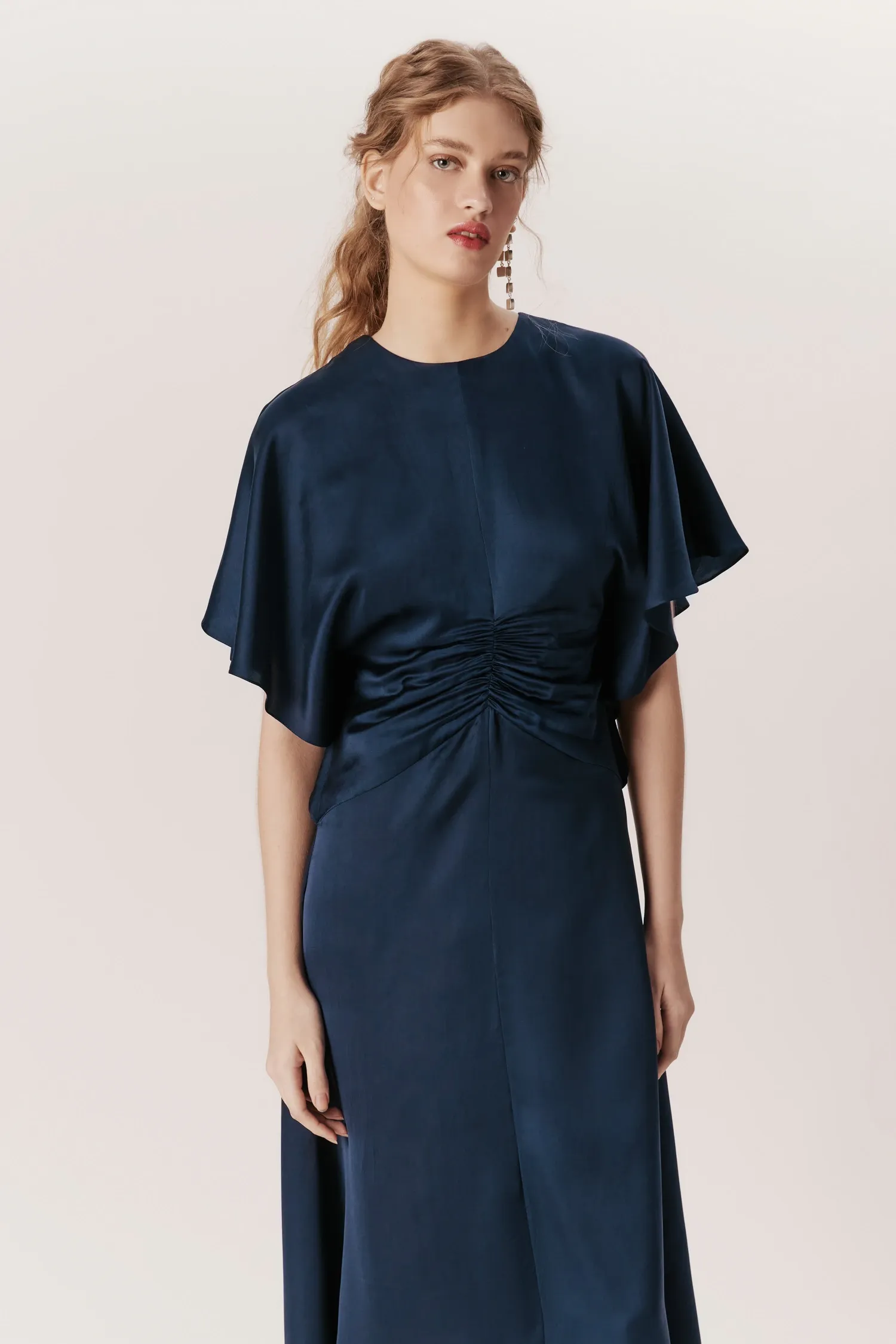 007423_VESTIDO_CETIM_ENVIESADO_DECOTE_COSTAS_MARINHO_ANDREAMARQUES--2-