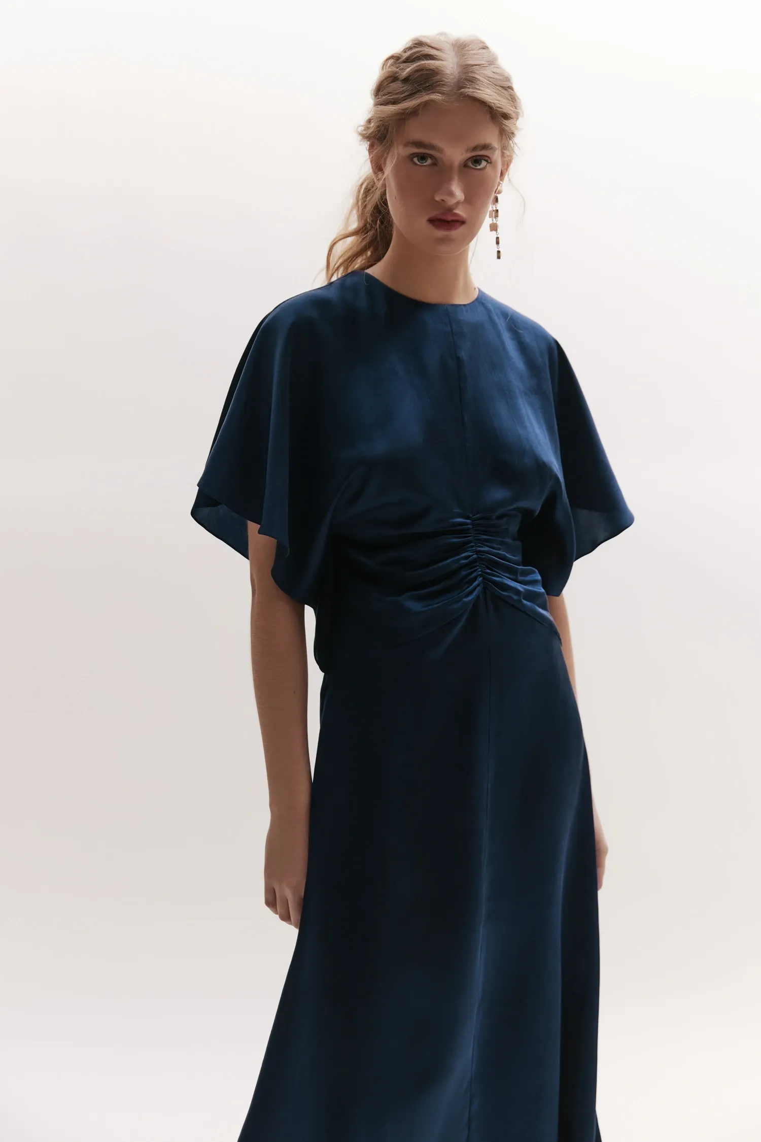 007423_VESTIDO_CETIM_ENVIESADO_DECOTE_COSTAS_MARINHO_ANDREAMARQUES--4-