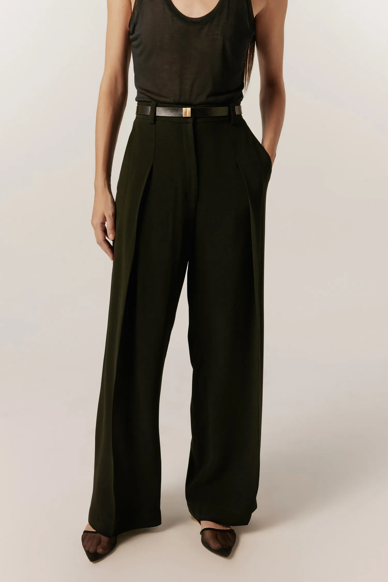 007177_CALCA_CREPE_AMPLA_PREGA_PRETO_ANDREAMARQUES--2-