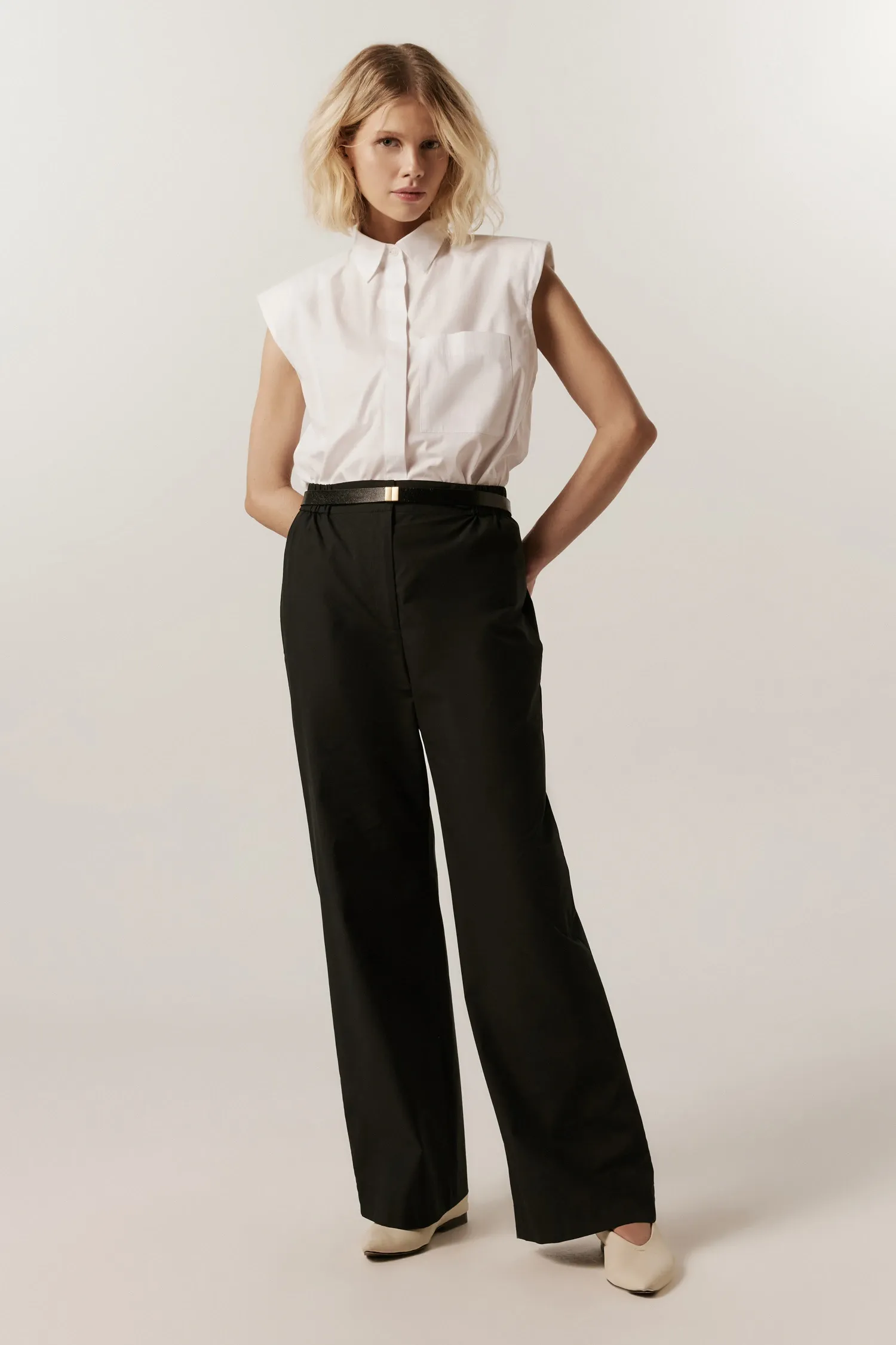 007100_CAMISA_SEM_MANGA_OMBREIRA_BRANCO_ANDREAMARQUES--4-