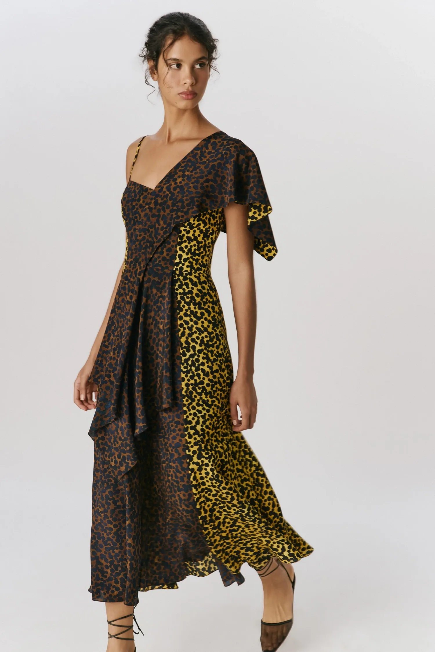 007210_VESTIDO_SEDA_LENCO_ASSIMETRICO_CASULO_OURO_ANDREAMARQUES--3-