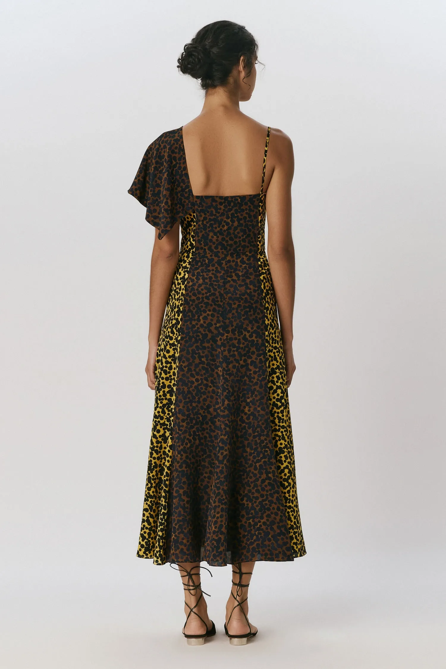 007210_VESTIDO_SEDA_LENCO_ASSIMETRICO_CASULO_OURO_ANDREAMARQUES--4-