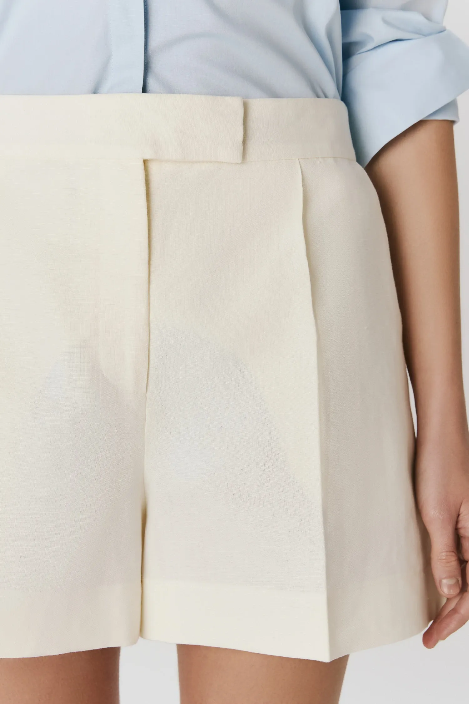 5-SH39124_SHORT_PREGAS_VINCO_OFFWHITE_ANDREAMARQUES--3-