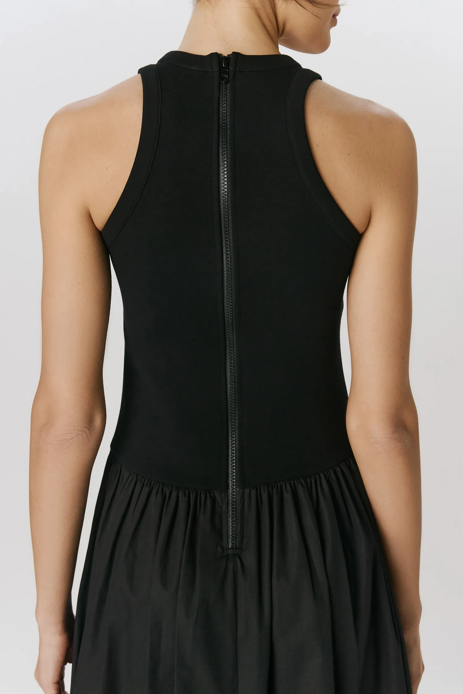 6-007827_VESTIDO-MALHA-NADADOR-PRETO_ANDREAMARQUES--5-