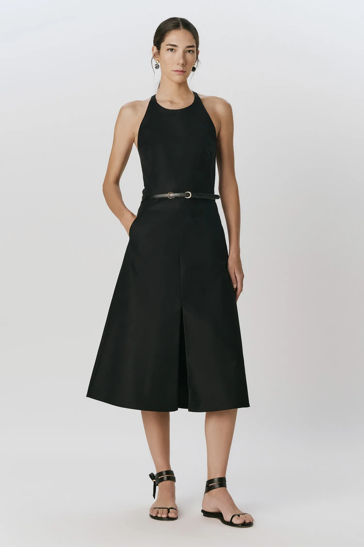 2-VC39046_VESTIDO_DECOTE_EVASE_PRETO_ANDREAMARQUES--3-