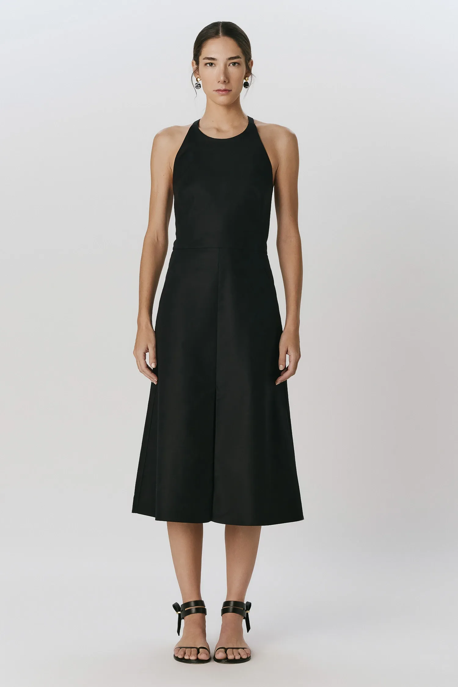 1-VC39046_VESTIDO_DECOTE_EVASE_PRETO_ANDREAMARQUES--1-