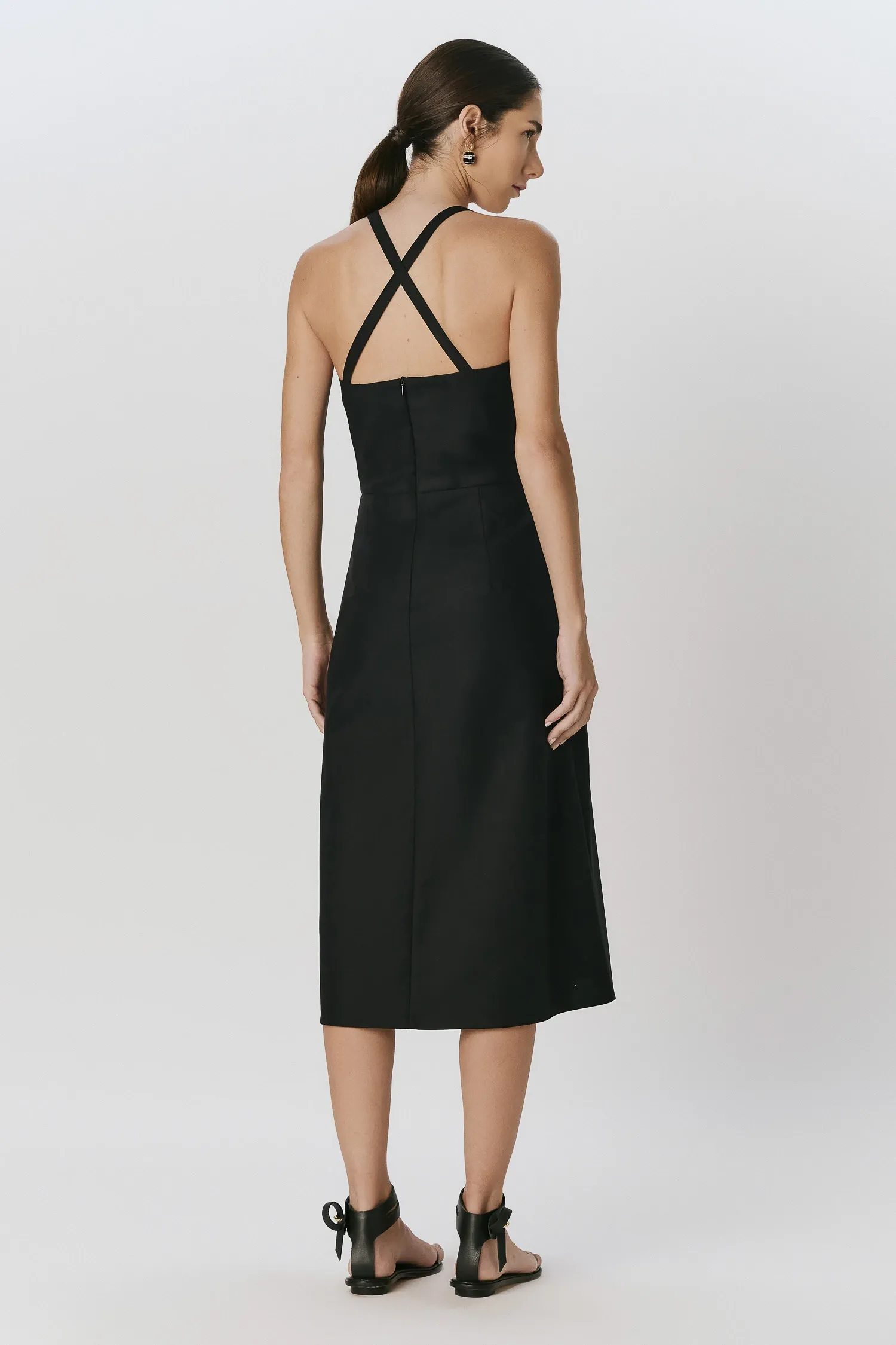 4-VC39046_VESTIDO_DECOTE_EVASE_PRETO_ANDREAMARQUES--9-