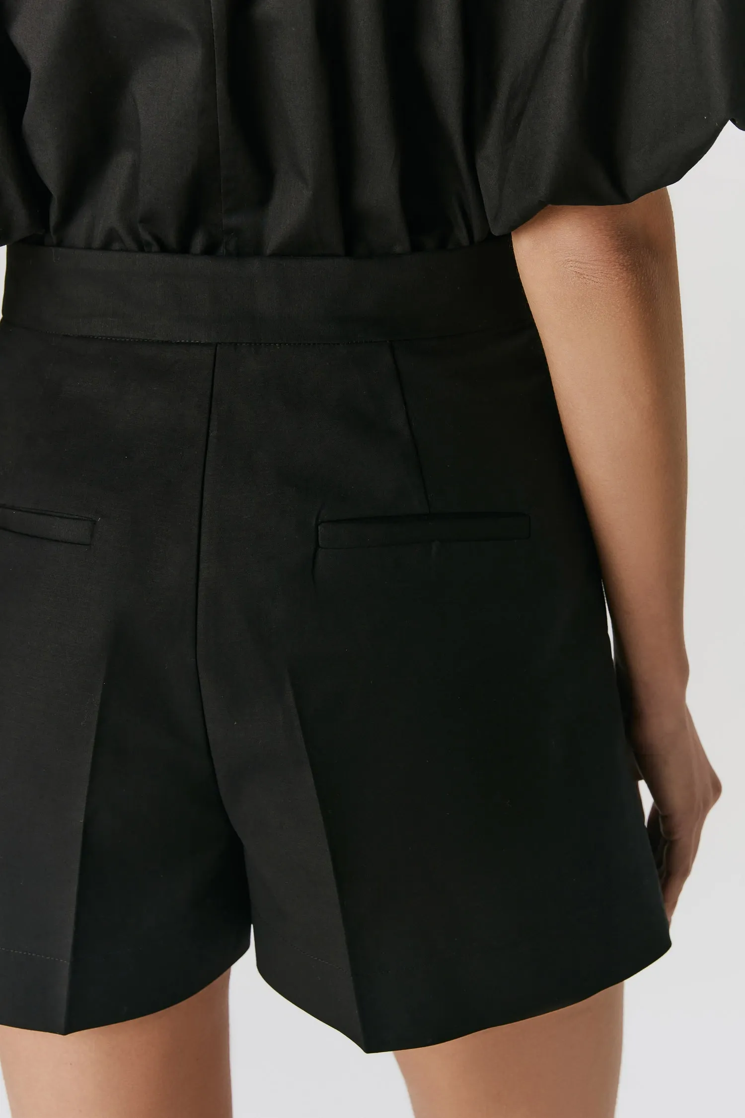 4-007773_SHORT_PREGAS_VINCO_PRETO_ANDREAMARQUES--12-