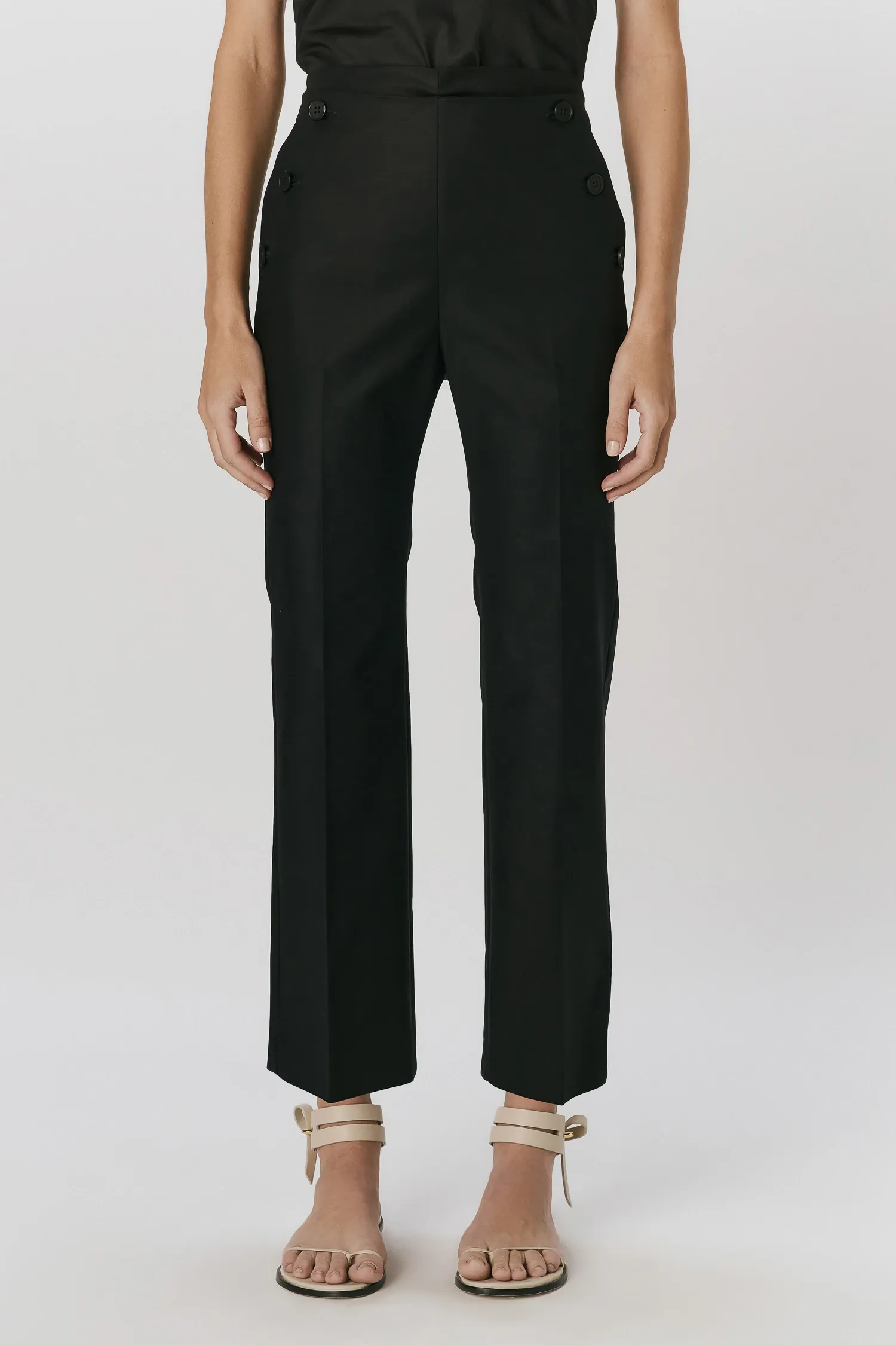 2-007826_CALCA_SEMI_FLARE_BOTOES_PRETA_ANDREAMARQUES--7-