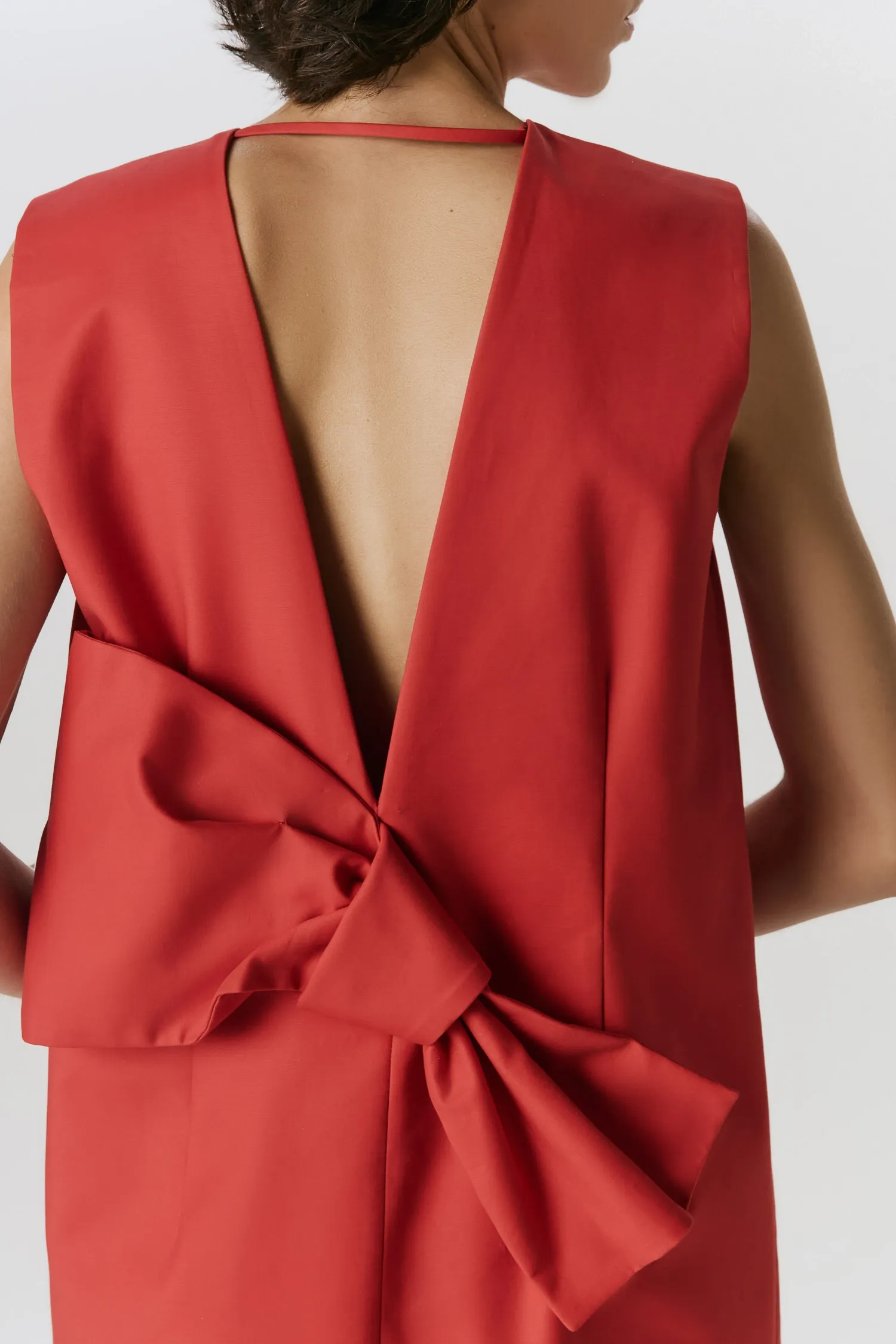 5-007830_VESTIDO_CURTO_DETALHE_COSTAS_VERMELHO_ANDREAMARQUES--8-