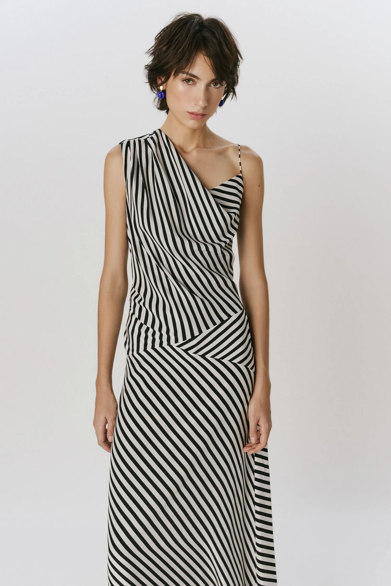 2-007831_VESTIDO_DECOTE_DEGAGE_DIAGONAL_PB_ANDREAMARQUES--2-