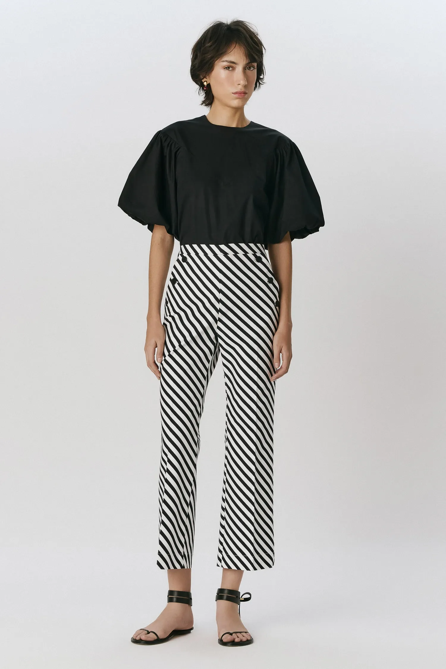 3-007834_CALCA_SEMI_FLARE_BOTOES_DIAGONAL_PB_ANDREAMARQUES--2-