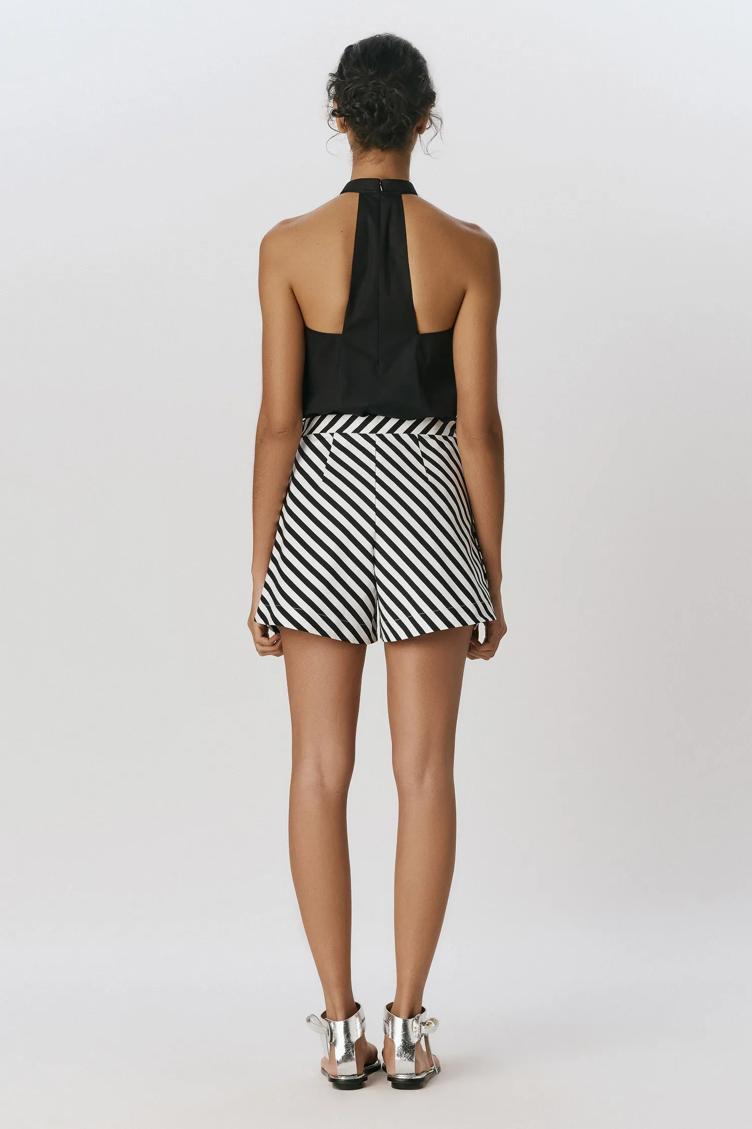 4-007835_SHORT_CURTO_BOTOES_DIAGONAL_PB_ANDREAMARQUES--6-