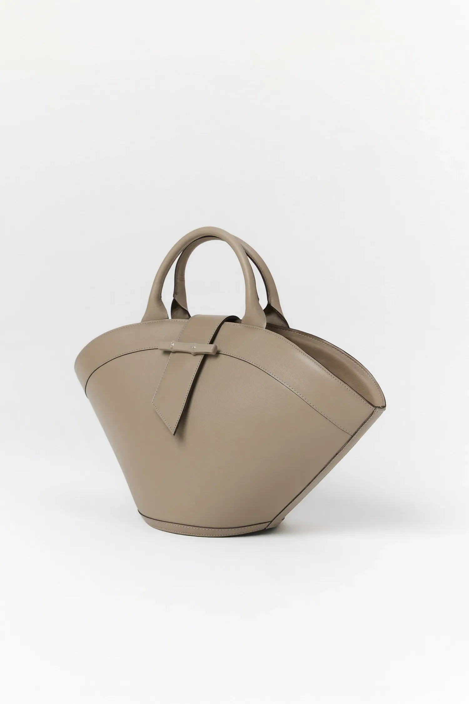 3-008138_BOLSA_COURO_MEDIA_TAUPE_ANDREAMARQUES--11-