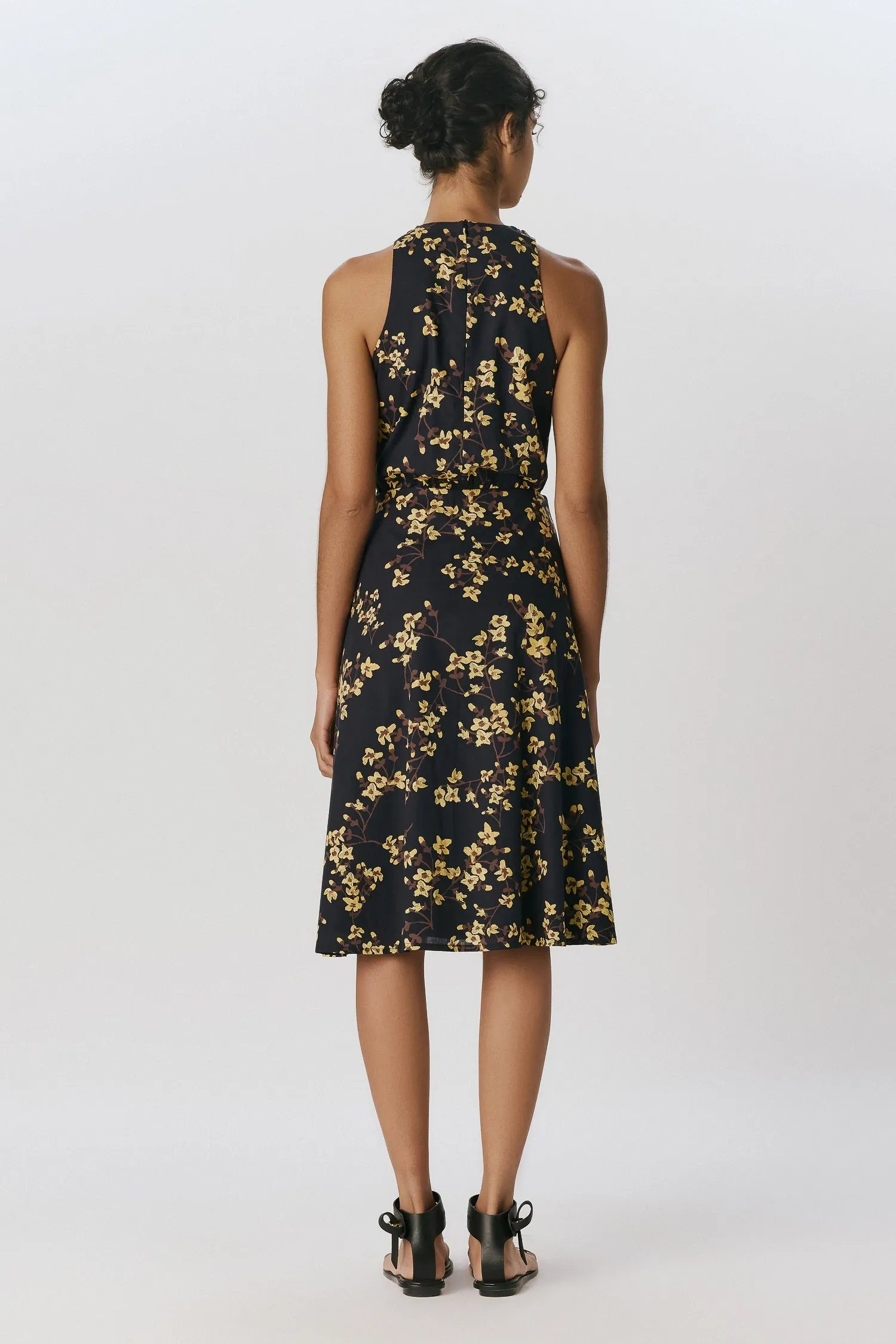 4-007842_VESTIDO_CURTO_DECOTE_FRANZIDO_CEREJEIRA_PRETA_ANDREAMARQUES--7-