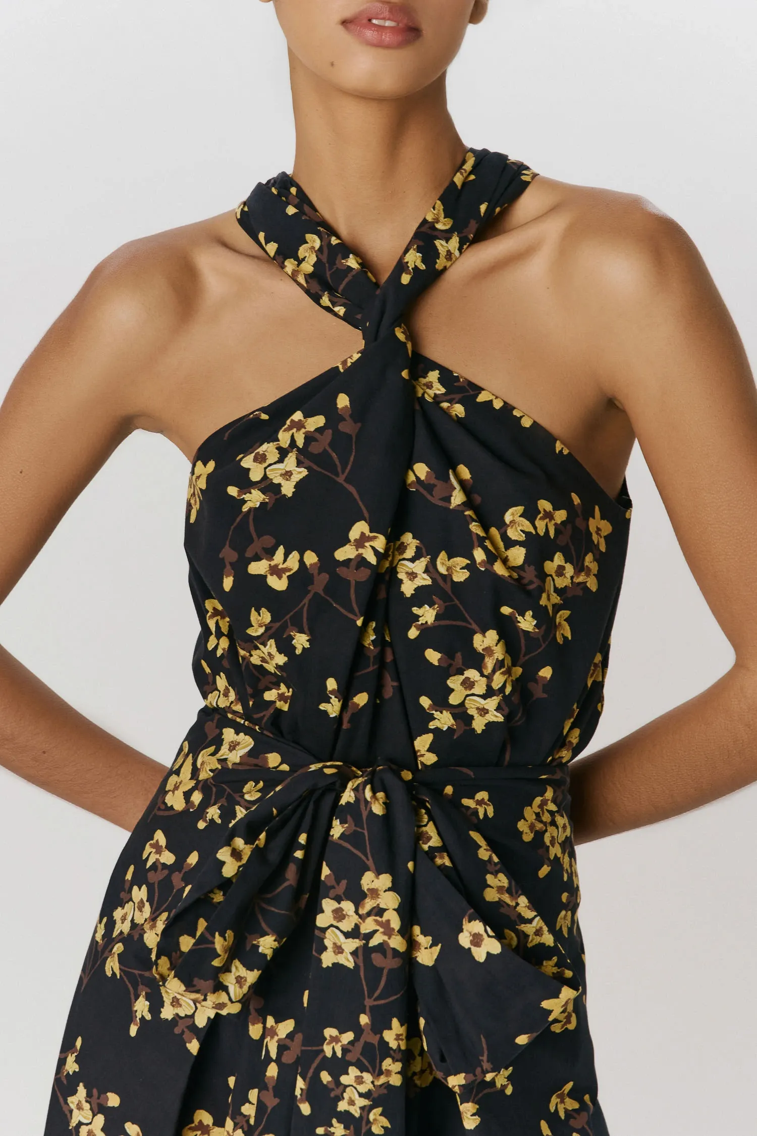 5-007842_VESTIDO_CURTO_DECOTE_FRANZIDO_CEREJEIRA_PRETA_ANDREAMARQUES--5-