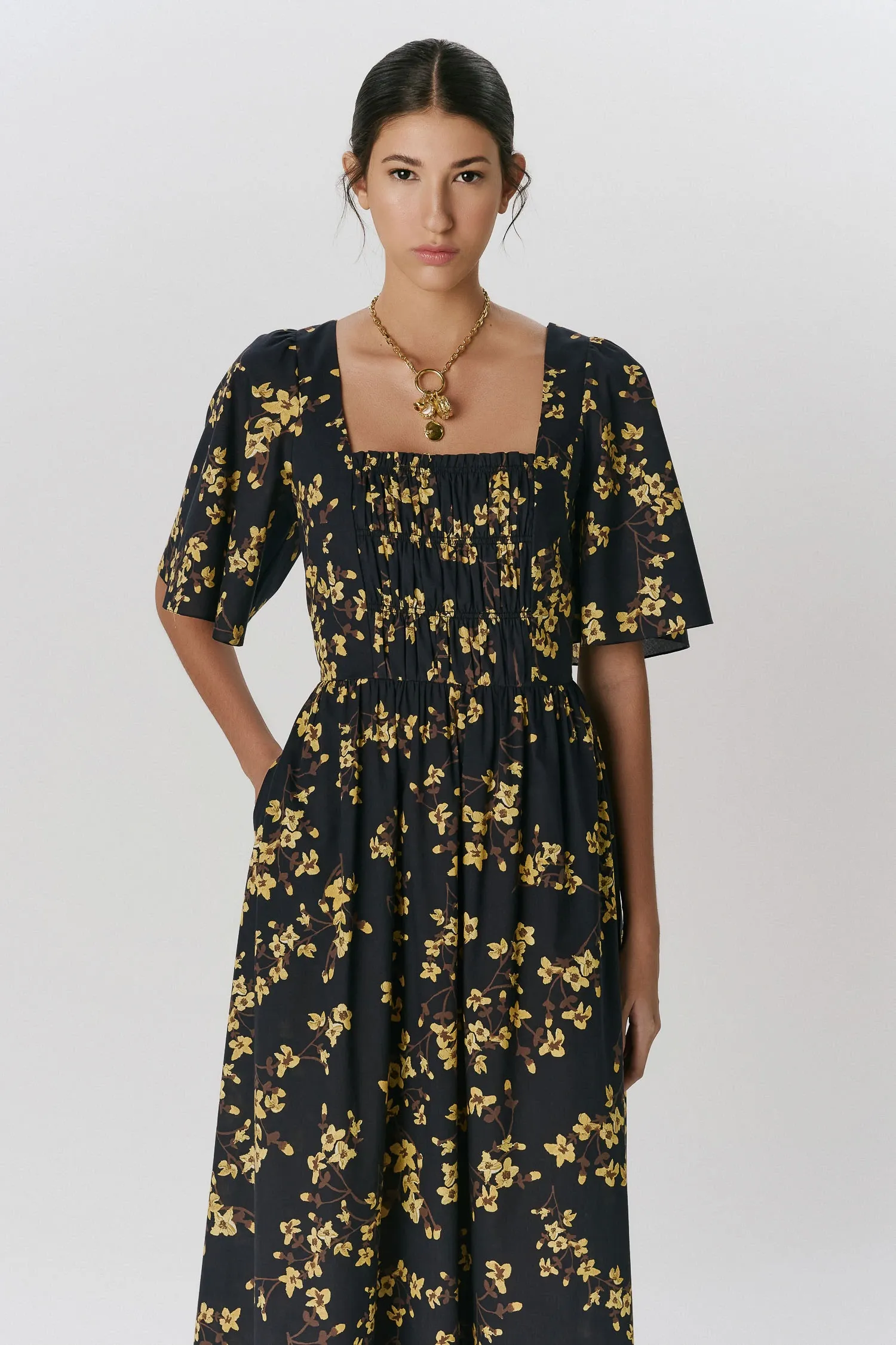 3-008135_VESTIDO_MIDI_RETO_COM_MANGA_CEREJEIRA_PRETO_ANDREAMARQUES--3-