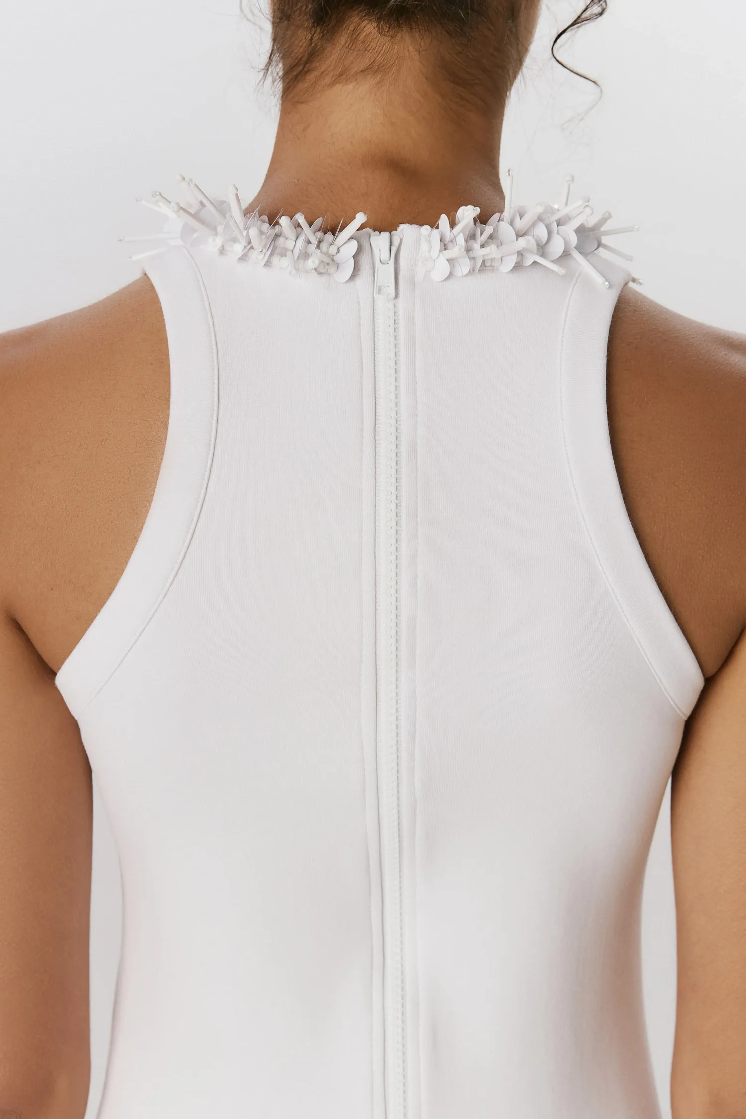 5-008151_VESTIDO_MALHA_TRICOLINE_BORDADO_BRANCO_ANDREA_MARQUES--5-