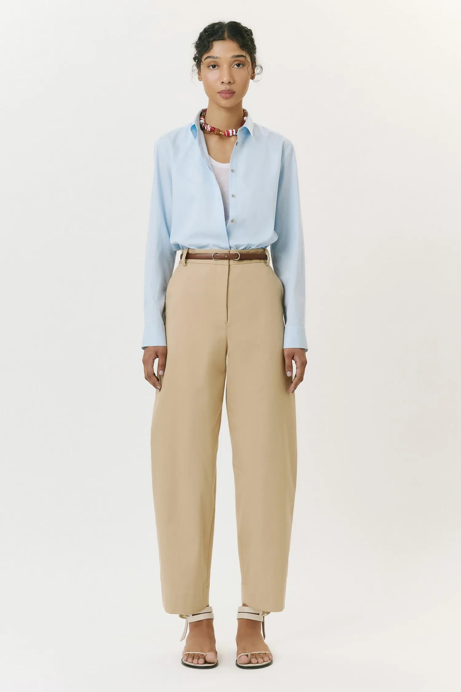 1-007725_CALCA_BAGGY_BOLSO_FACA_CAQUI_ANDREAMARQUES--5-