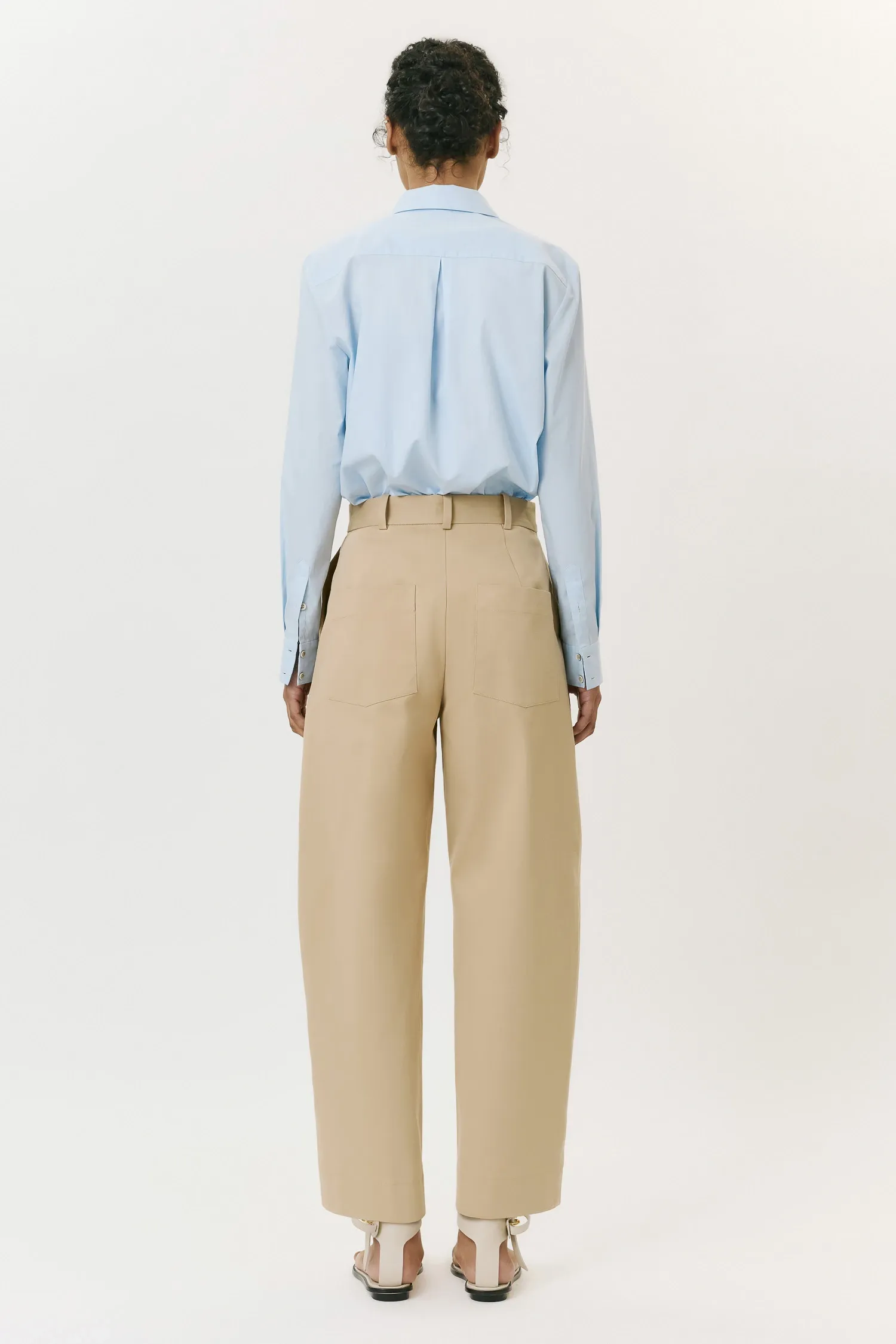 3-007725_CALCA_BAGGY_BOLSO_FACA_CAQUI_ANDREAMARQUES--3-