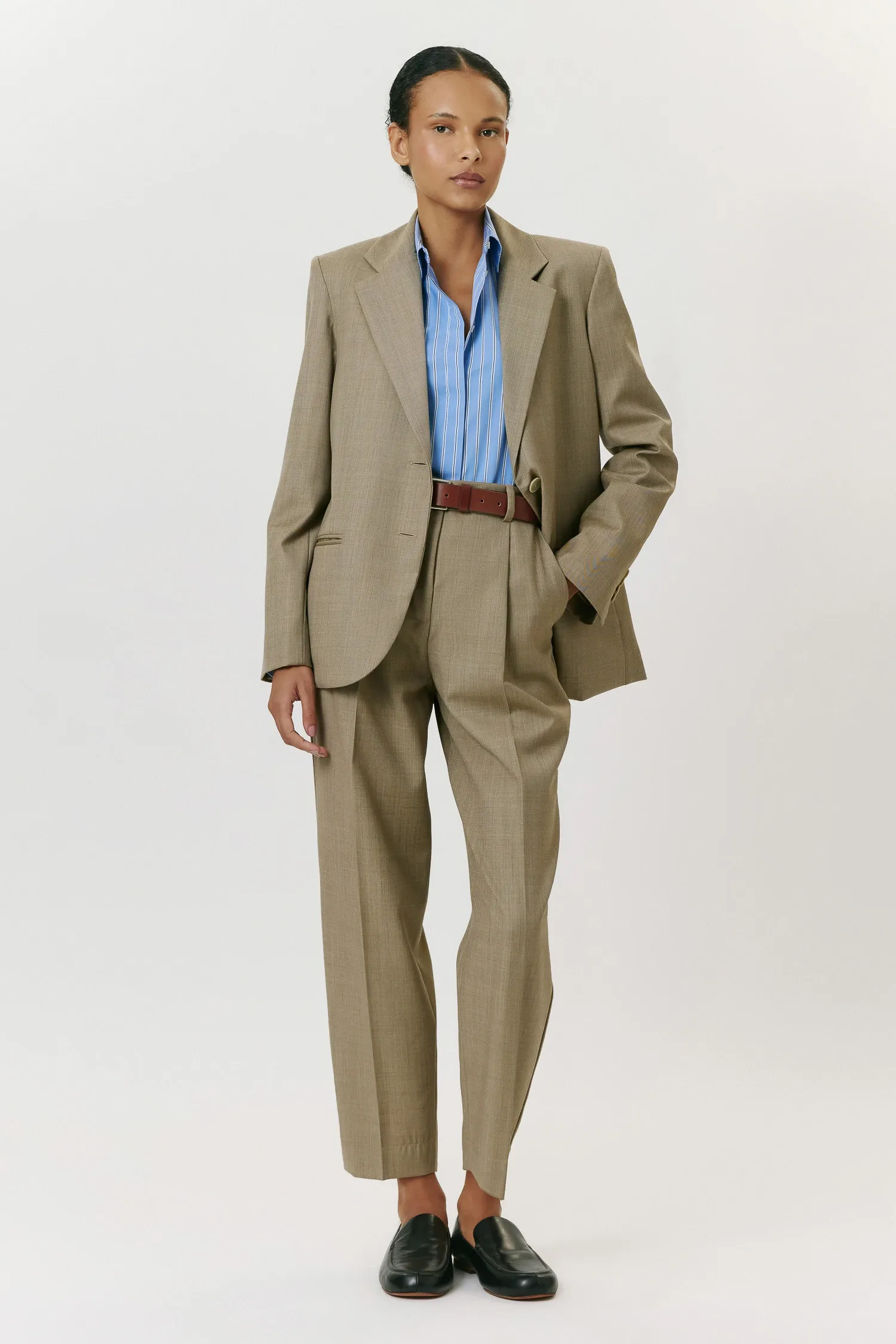 3-007944_CALCA_LA_CENOURA_PREGA_SEPIA_ANDREAMARQUES--7-