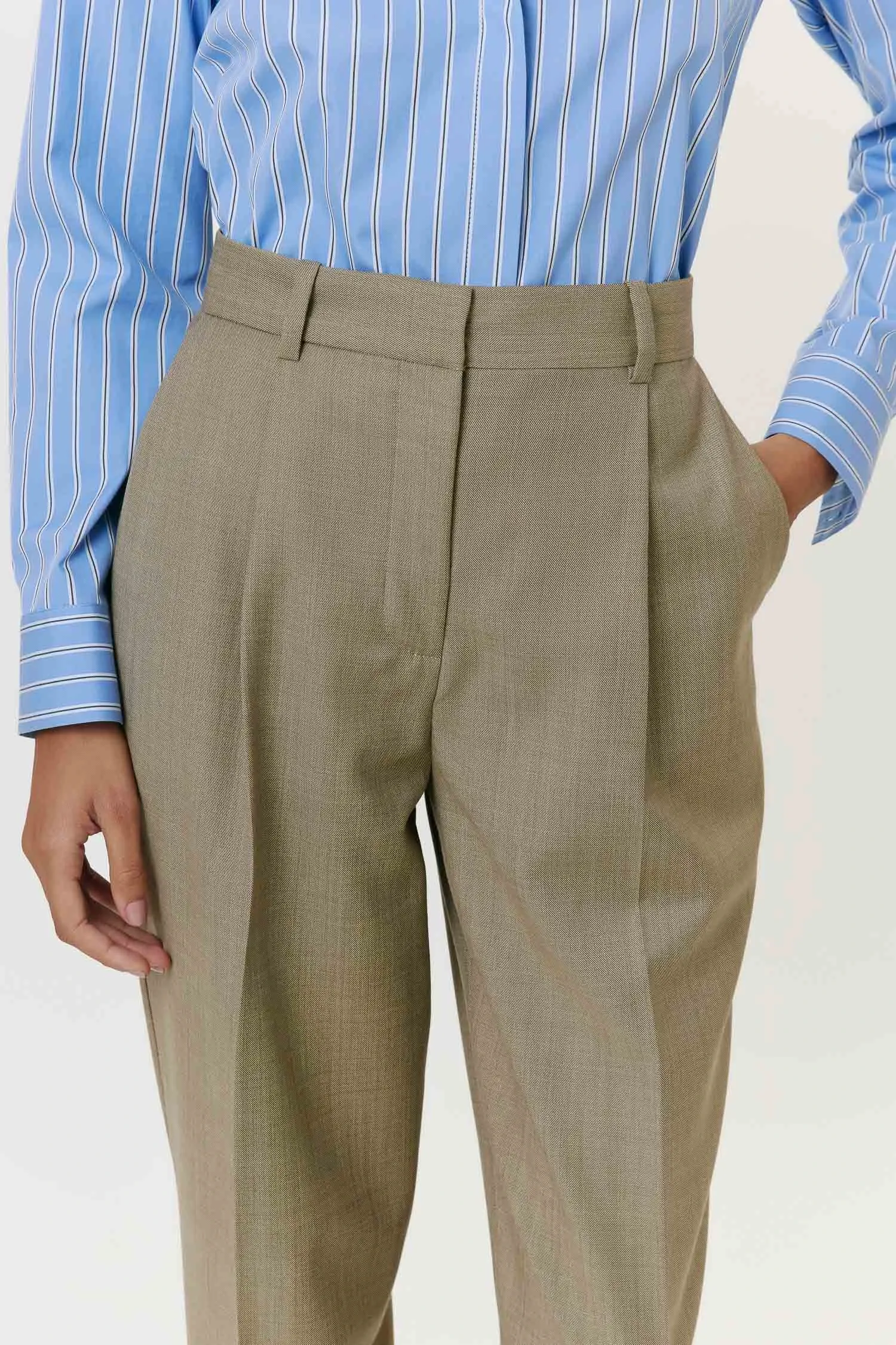 5-007944_CALCA_LA_CENOURA_PREGA_SEPIA_ANDREAMARQUES--3-