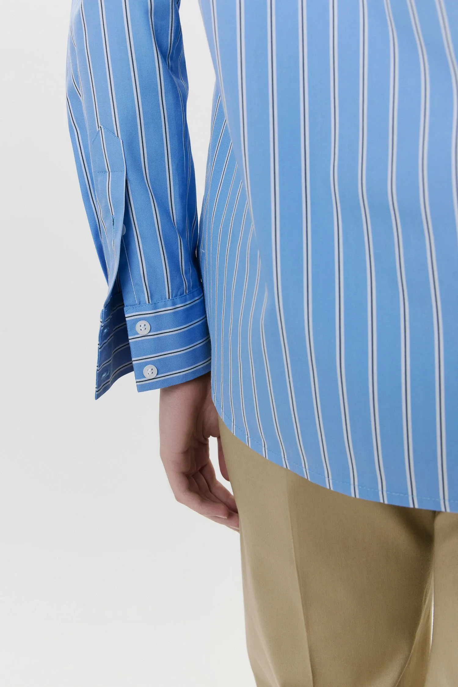 6-007949_CAMISA_CLASSICA_LISTRA_AZUL_ANDREA_MARQUES--4-