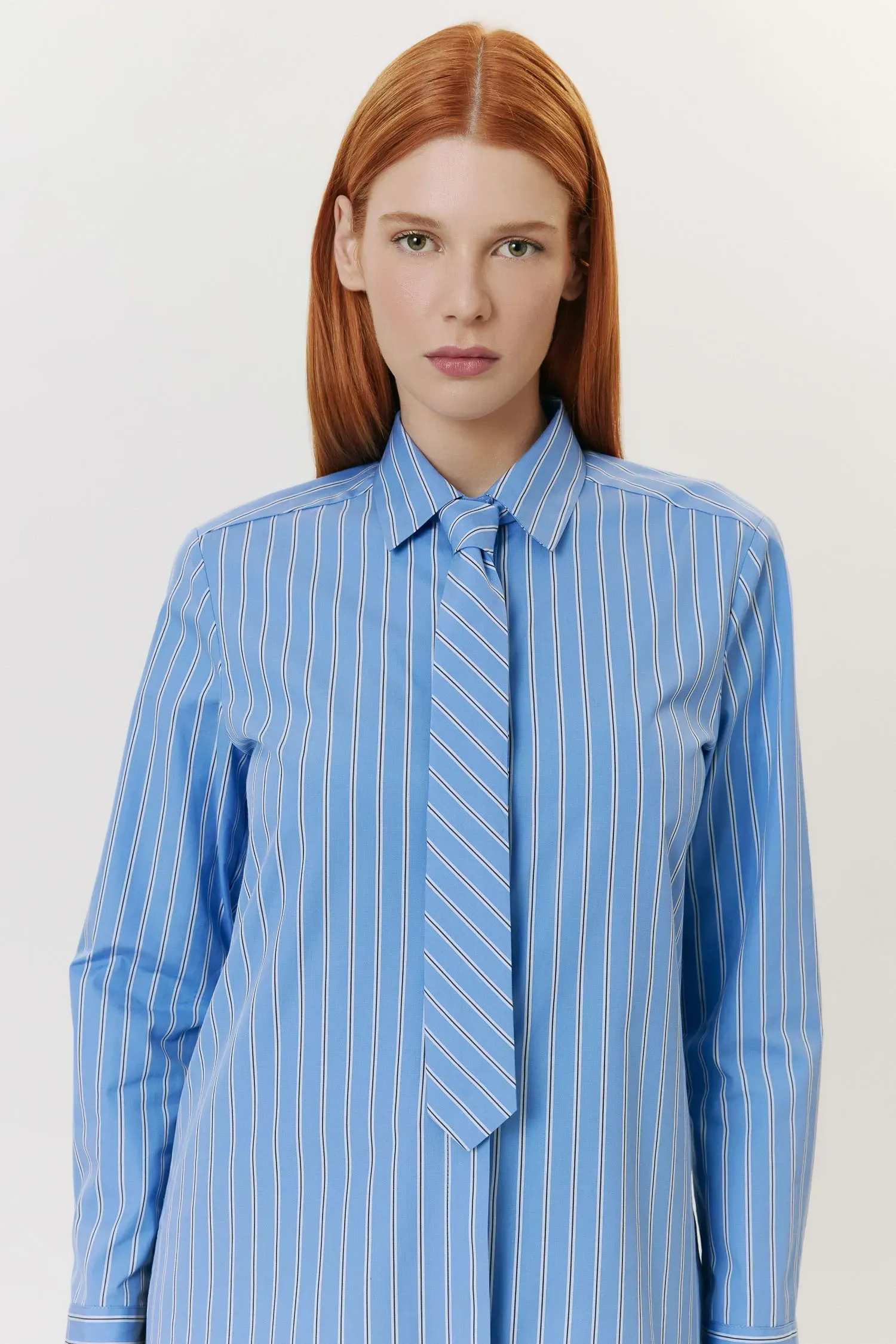 1-008132_GRAVATA_SLIM_LISTRA_AZUL_ANDREA_MARQUES--2-