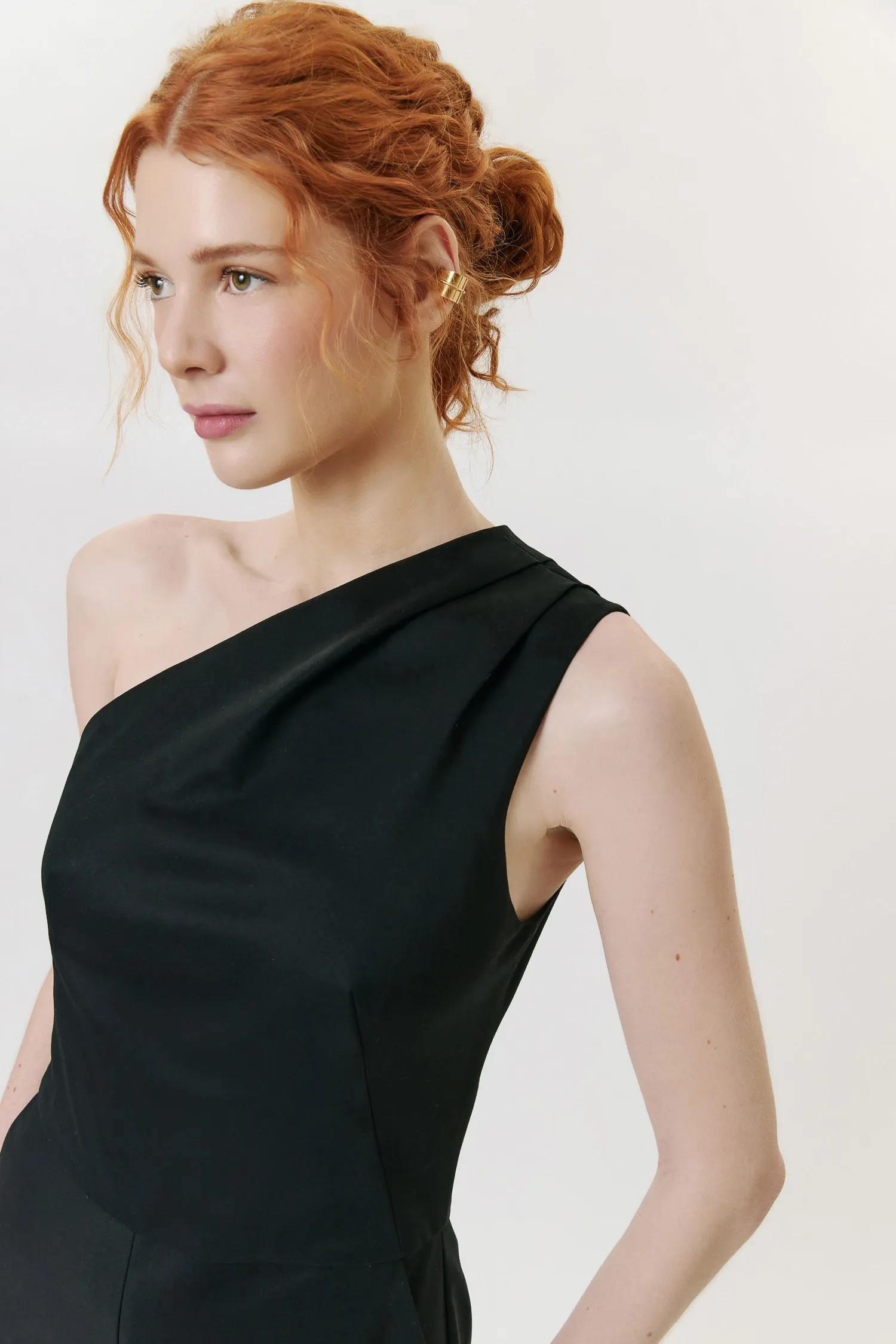 3-007976_MACACAO_OMBRO_UNICO_PREGAS_PRETO_ANDREA_MARQUES--6-