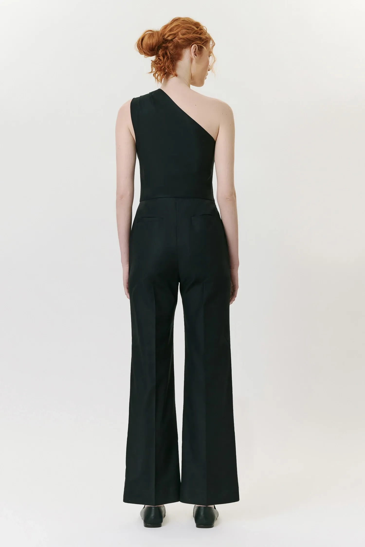 4-007976_MACACAO_OMBRO_UNICO_PREGAS_PRETO_ANDREA_MARQUES--7-