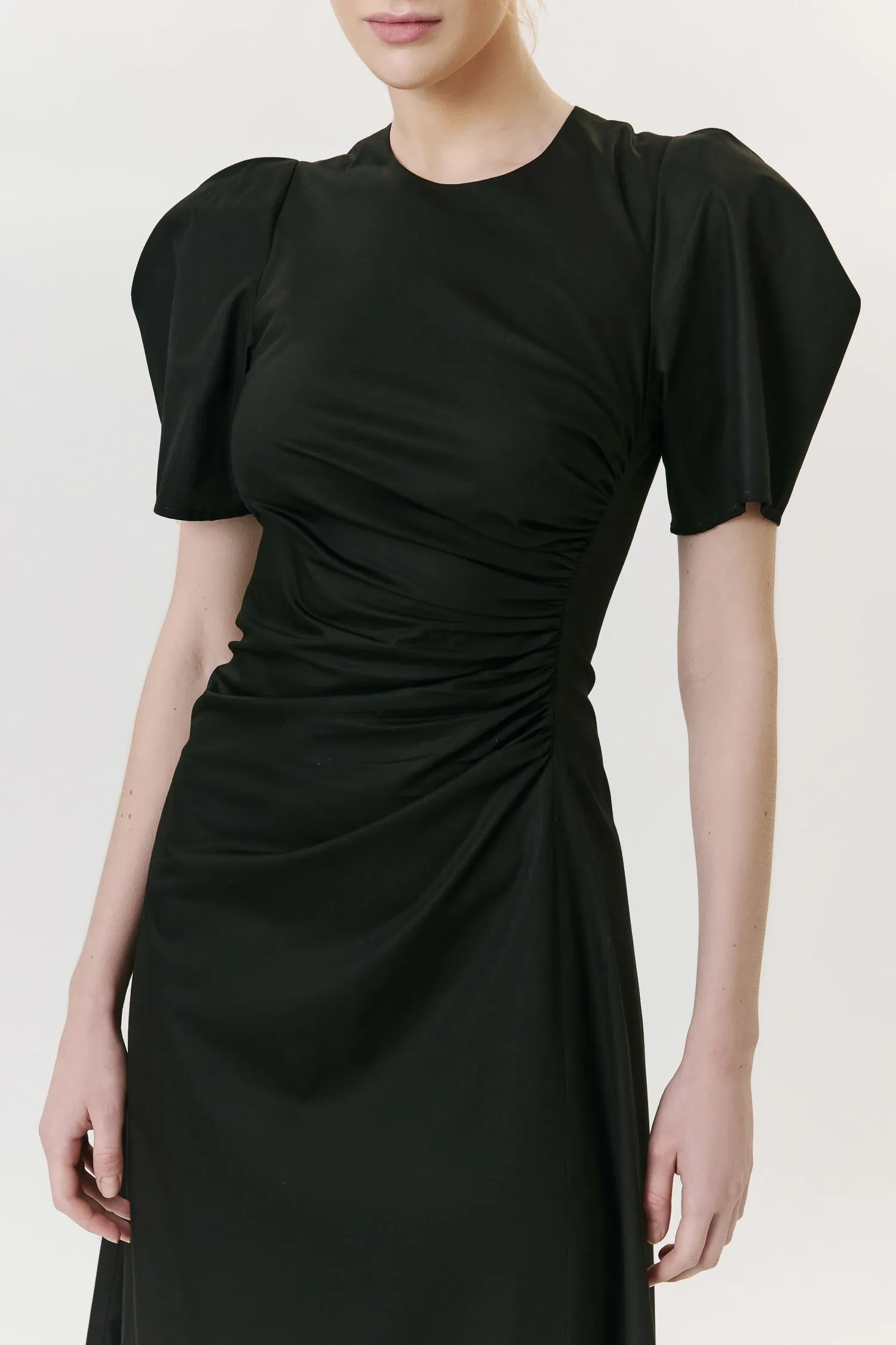 4-007980_VESTIDO_FRANZIDO_LATERAL_MANGA_PREGAS_PRETO_ANDREA_MARQUES--6-