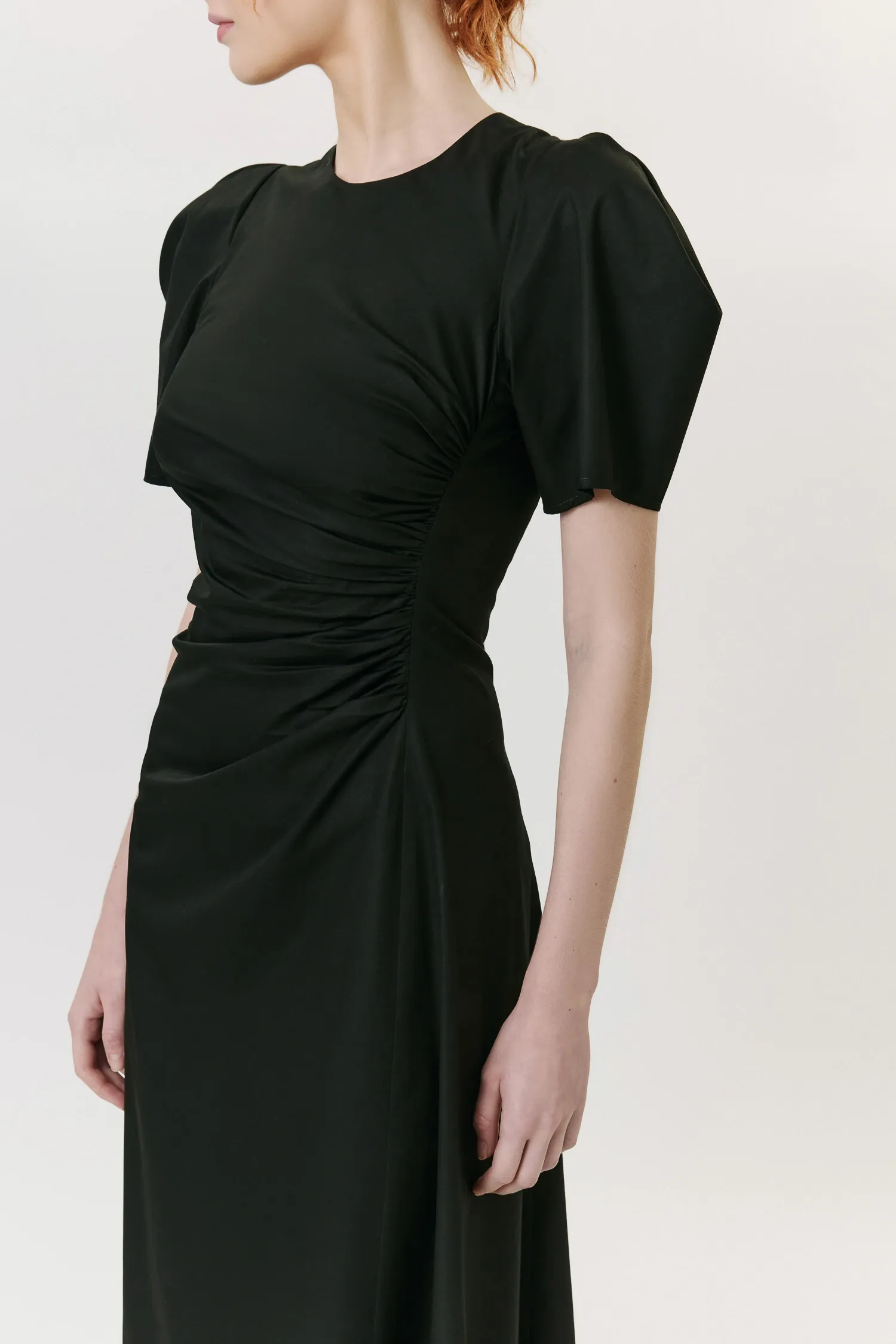 5-007980_VESTIDO_FRANZIDO_LATERAL_MANGA_PREGAS_PRETO_ANDREA_MARQUES--7-