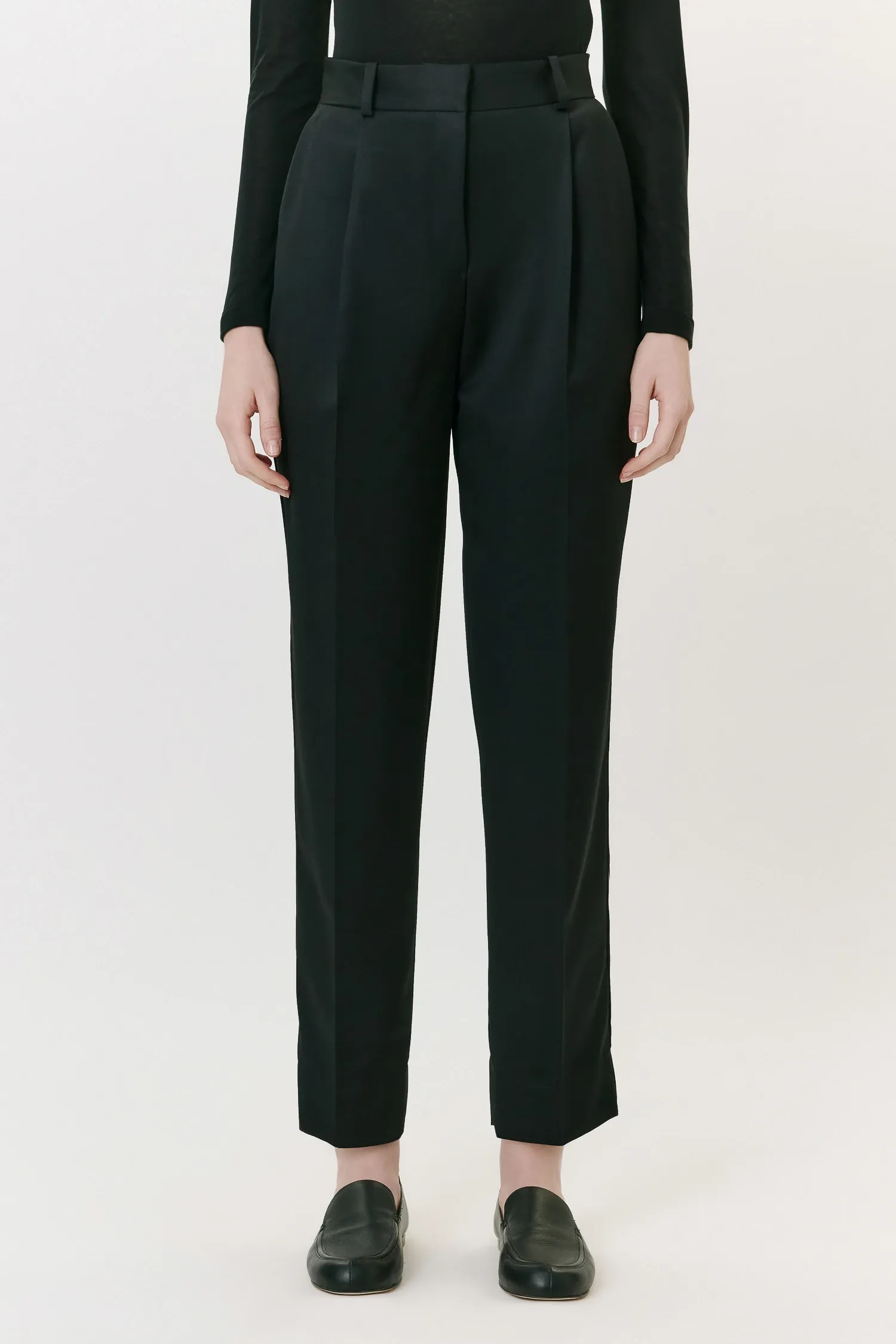 2-007952_CALCA_LA_CENOURA_PREGAS_PRETO_ANDREA_MARQUES