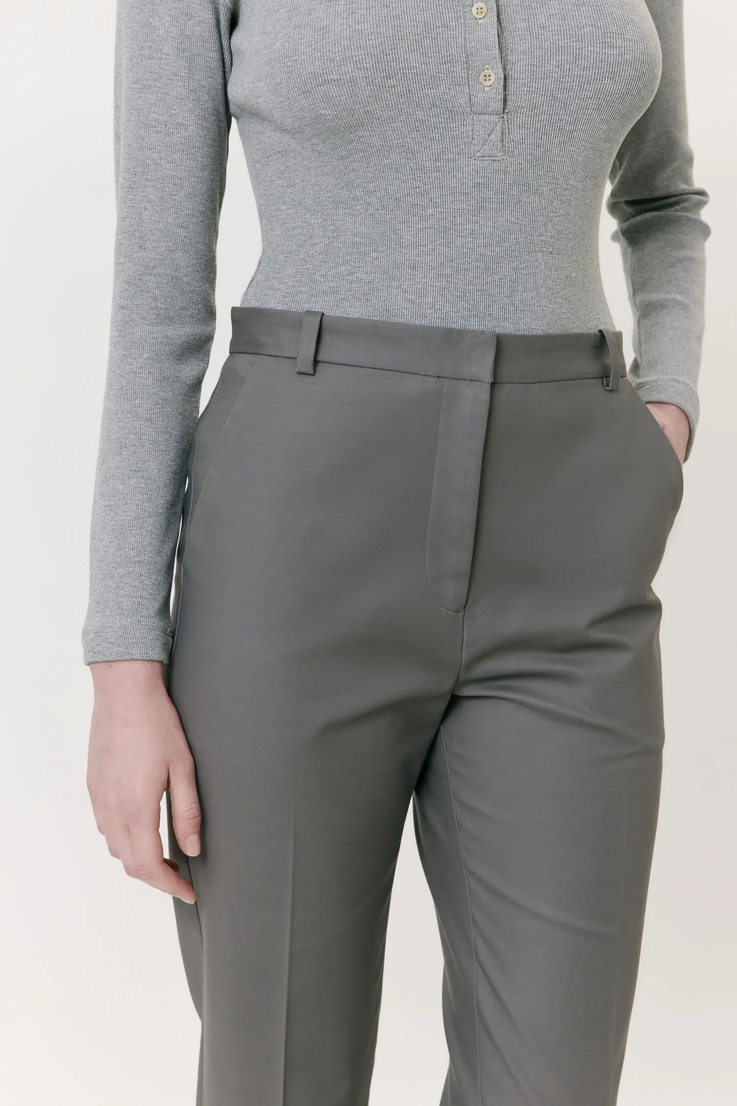 5-007969_CALCA-RETA_BOLSO_FACA_GRAFITE_ANDREAMARQUES--3-