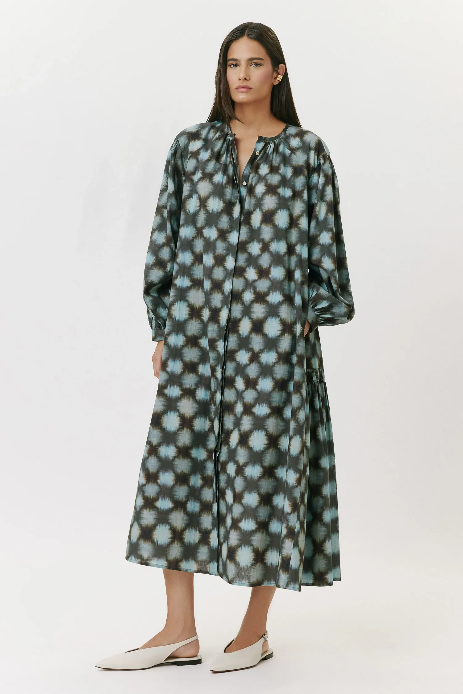 3-008002_VESTIDO_CHEMISE_MANGA_LONGA_FRANZIDA_IKAT_GRAFITE_ANDREA_MARQUES--1-