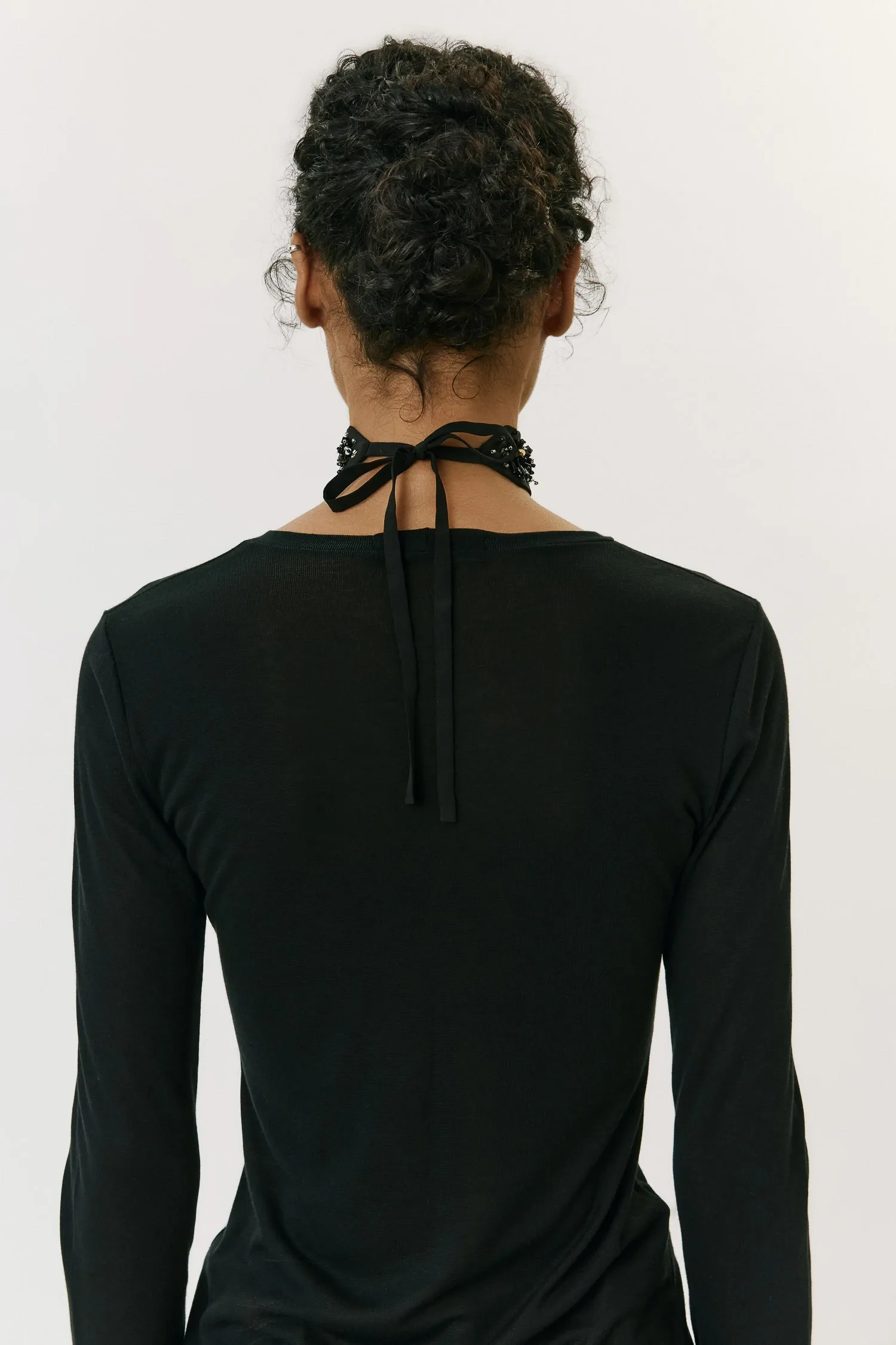 008162_COLAR_SEDA_BORDADO_PRETO_COM_METAIS_ANDREAMARQUES--6-