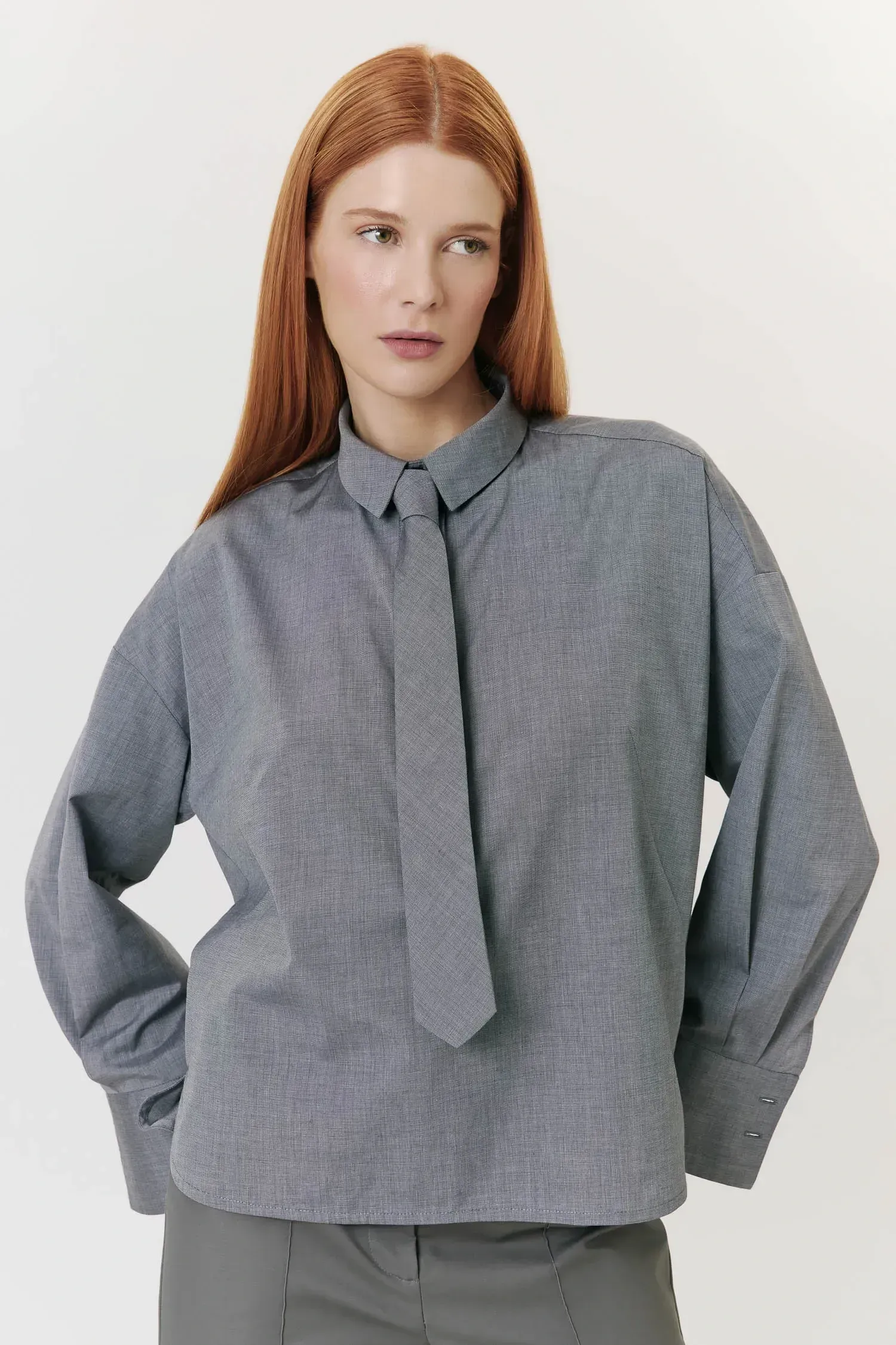 3-008133_GRAVATA_SLIM_CINZA_ANDREAMARQUES--3-