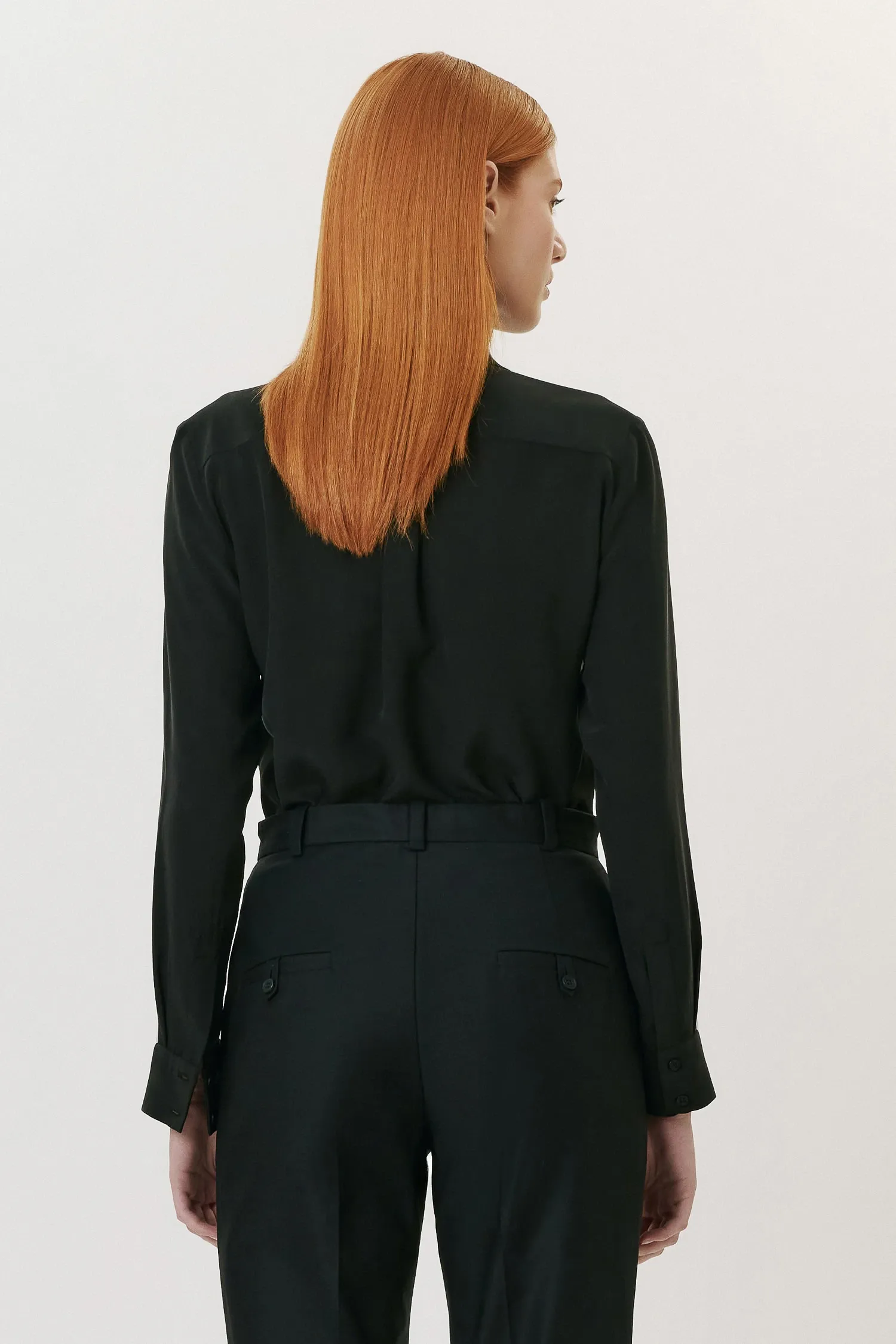 4-007955_CAMISA_SEDA_CLASSICA_PRETO_ANDREA_MARQUES--9-