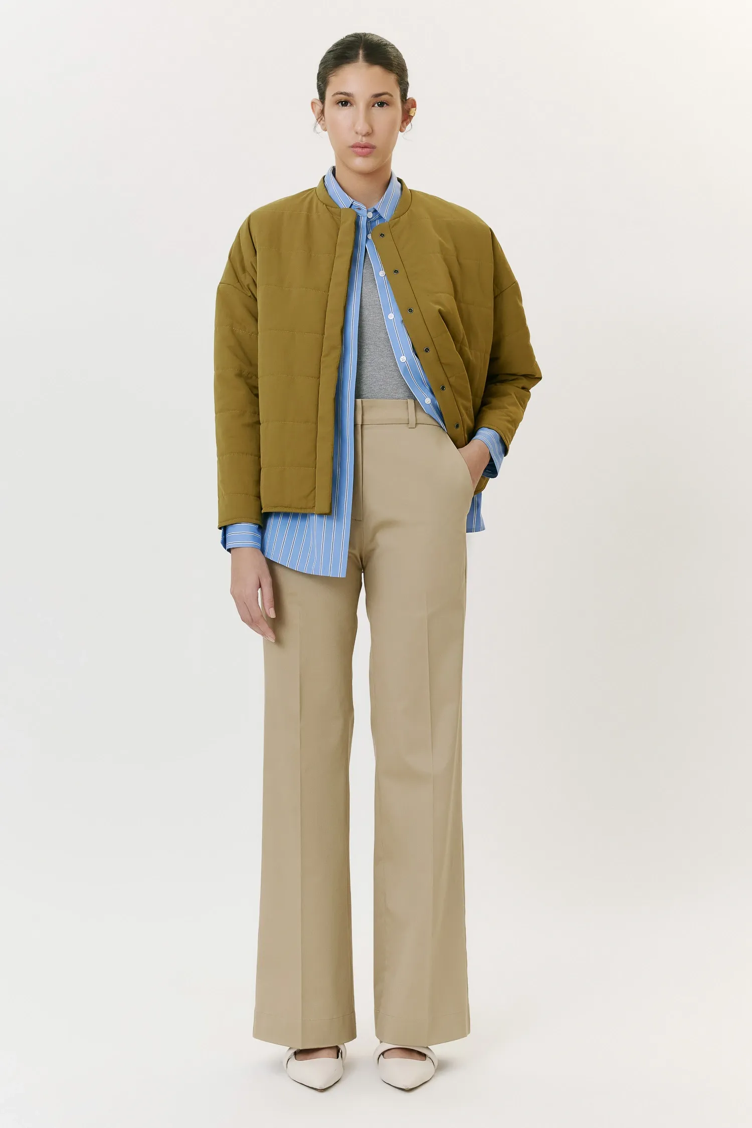 2-008014_CASACO_MATELASSE_GOLA_ESPORTIVA_OLIVA_ANDREA_MARQUES--5-