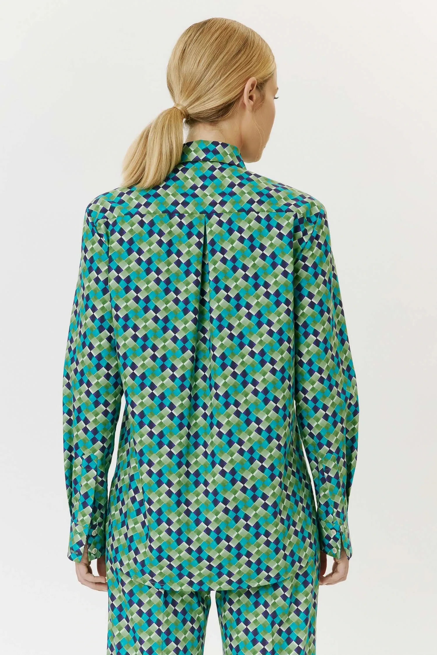 4-008027_CAMISA_CLASSICA_TRELICA_ANDREA_MARQUES--4-