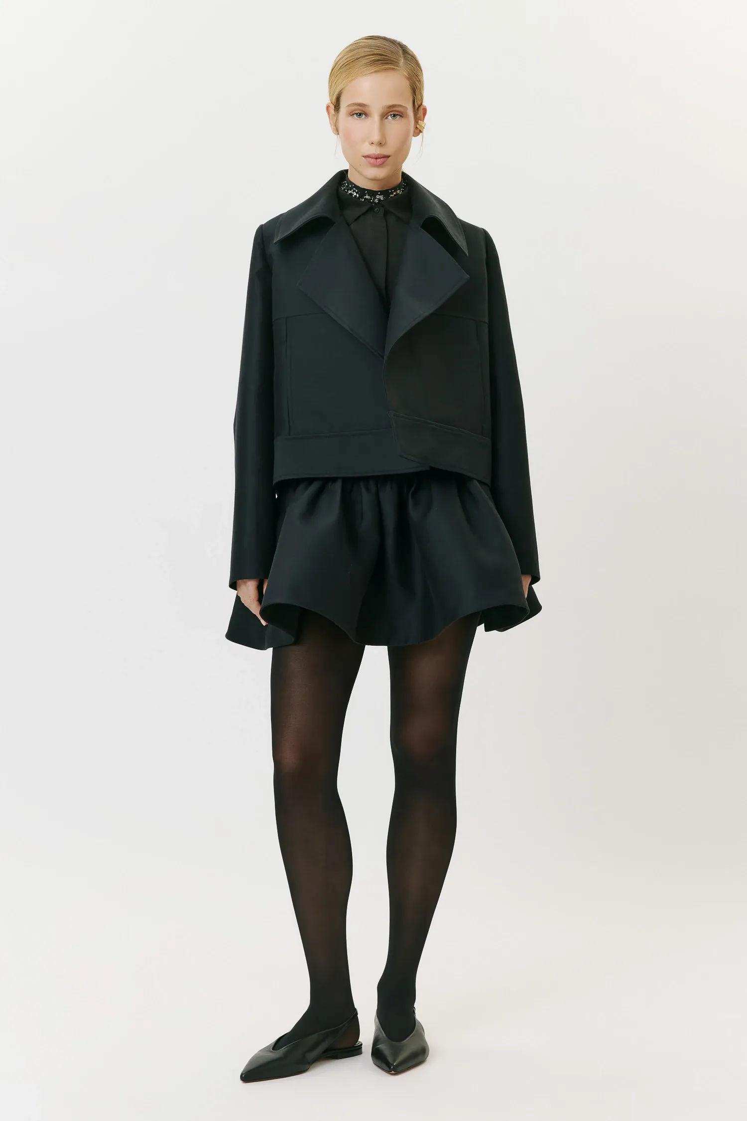 2-008037_CASACO_CURTO_GOLA_AMPLA_PRETO_ANDREA_MARQUES--9-