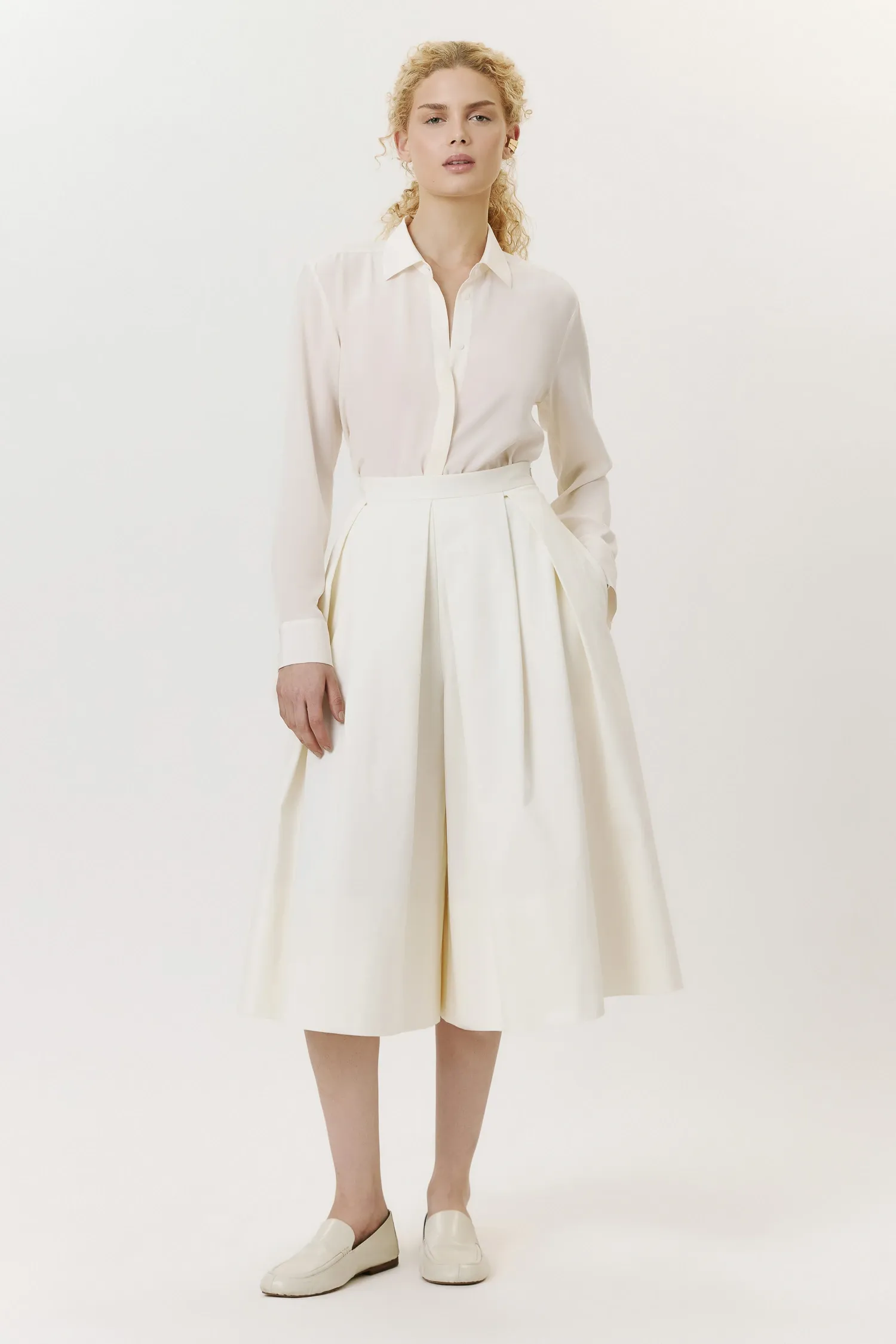 3-008048_CALCA_AMPLA_PREGAS_PROFUNDA_OFF_WHITE_ANDREA_MARQUES--3-