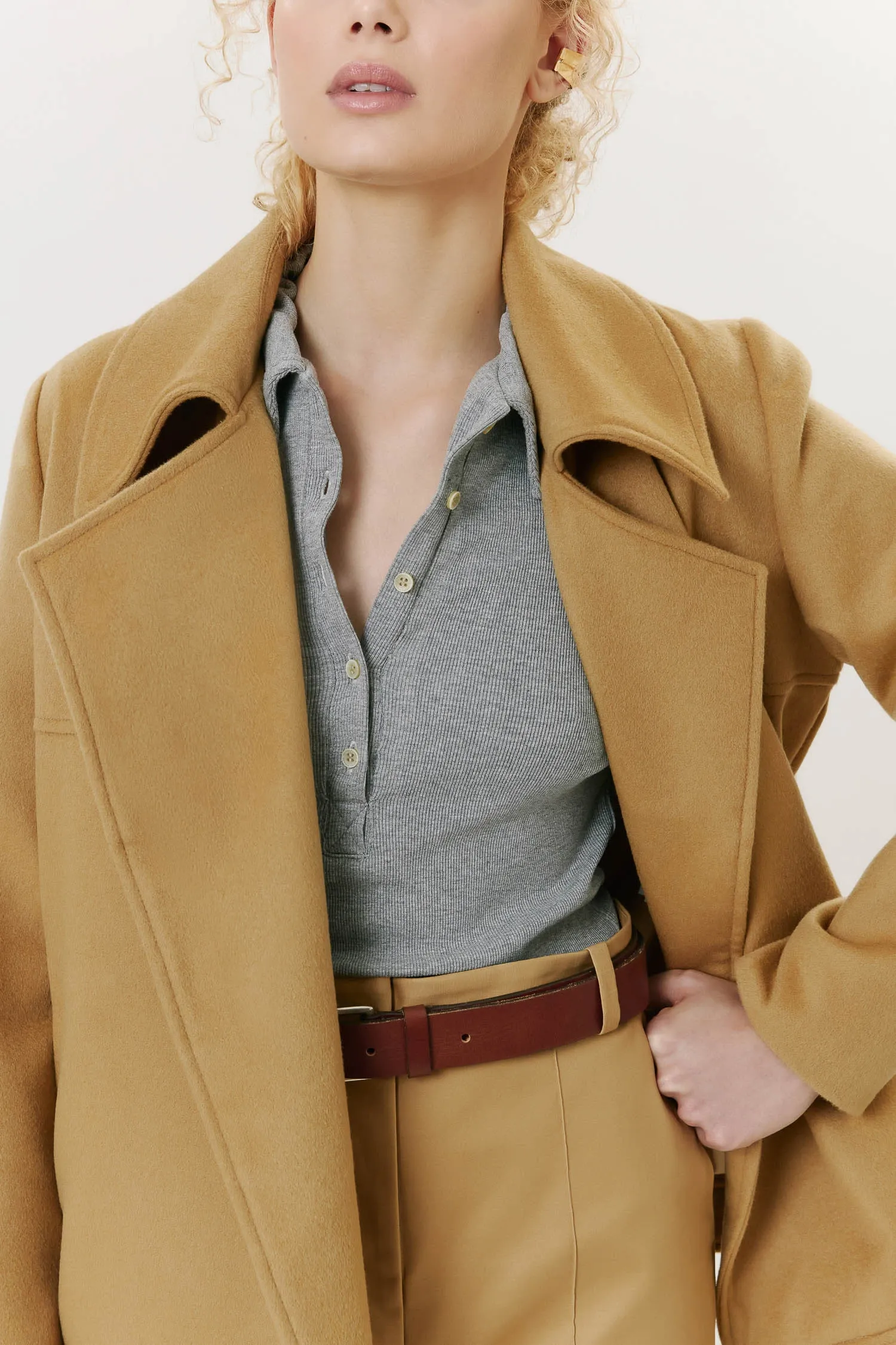 5-008077_CASACO_OVERSIZED_GOLA_AMPLA_CAQUI_ANDREAMARQUES--9-