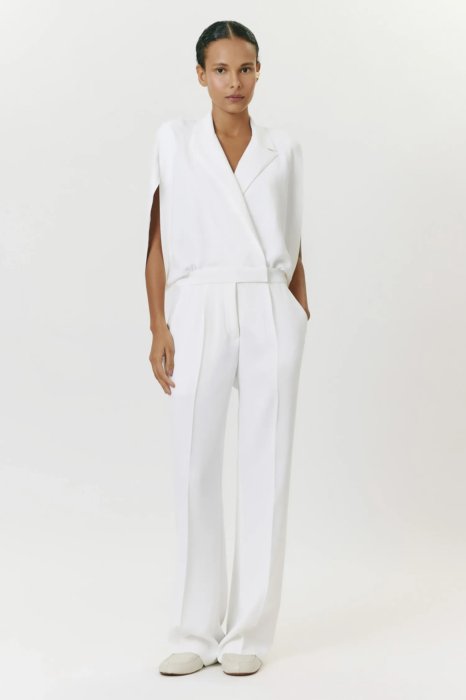 3-008093_MACACAO_MANGA_FENDA_PREGAS_OFF_WHITE_ANDREA_MARQUES--2-